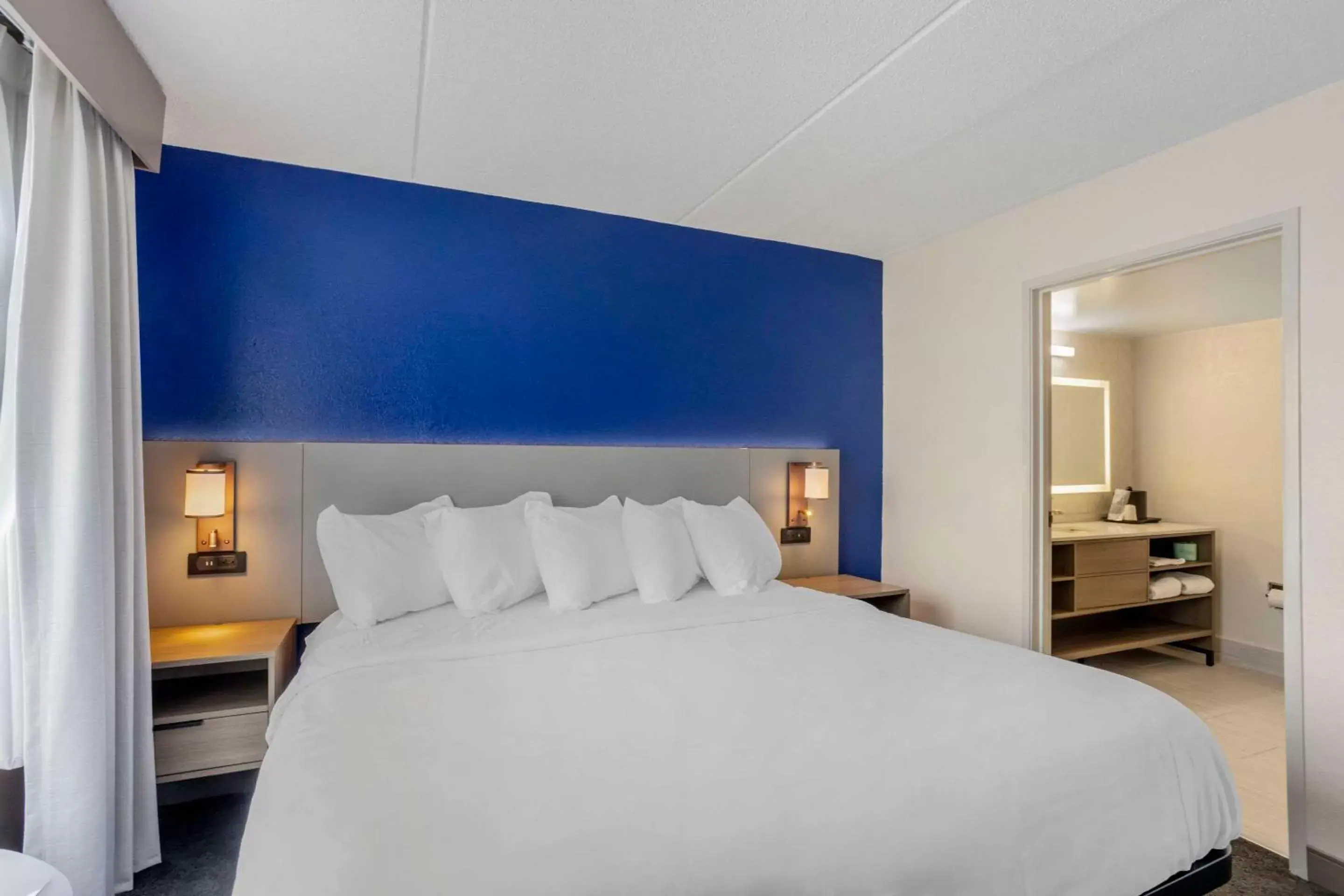Bedroom, Bed in Comfort Inn & Suites Voorhees - Mt Laurel