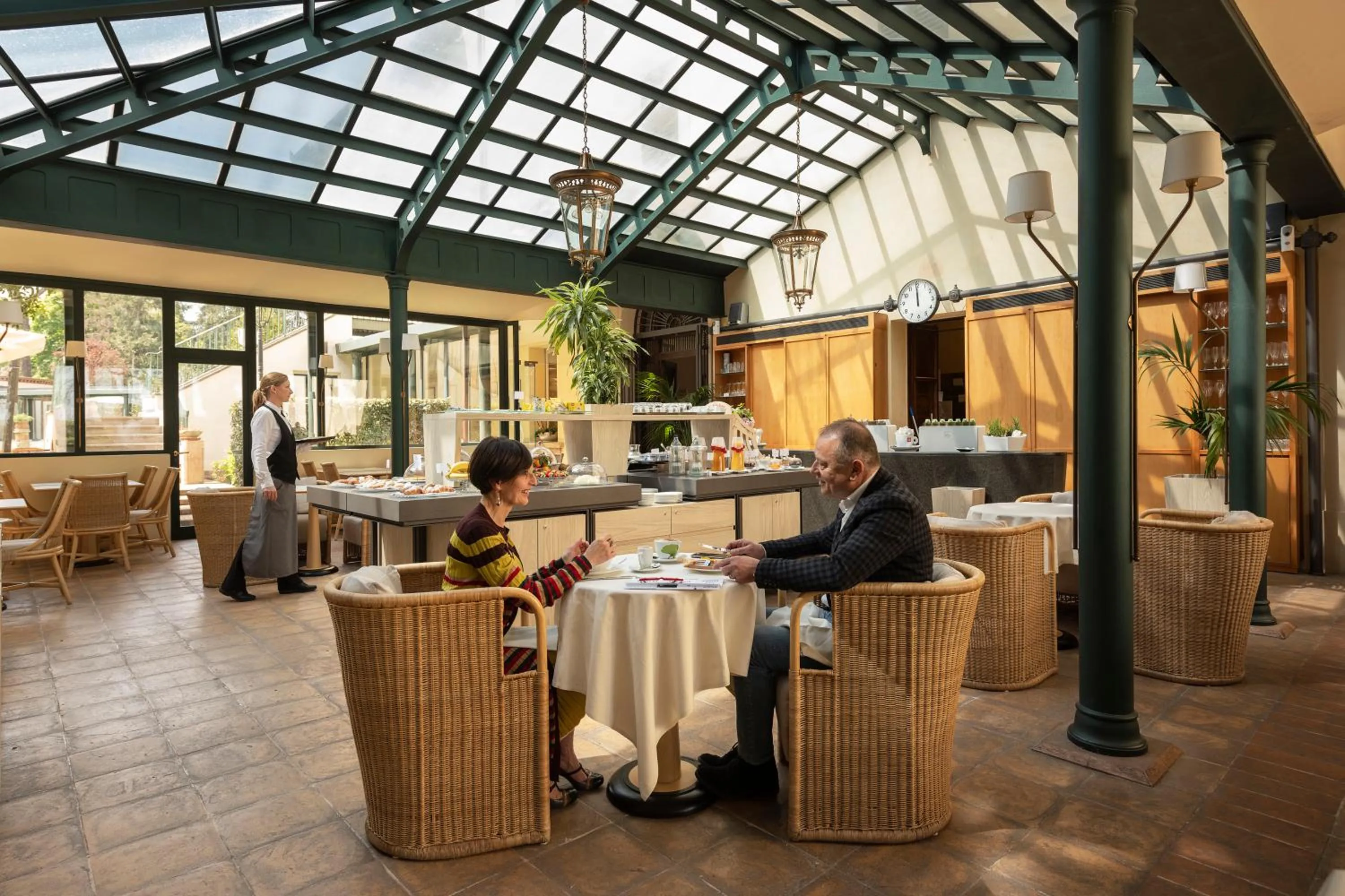 People in Posta Donini 1579 - UNA Esperienze