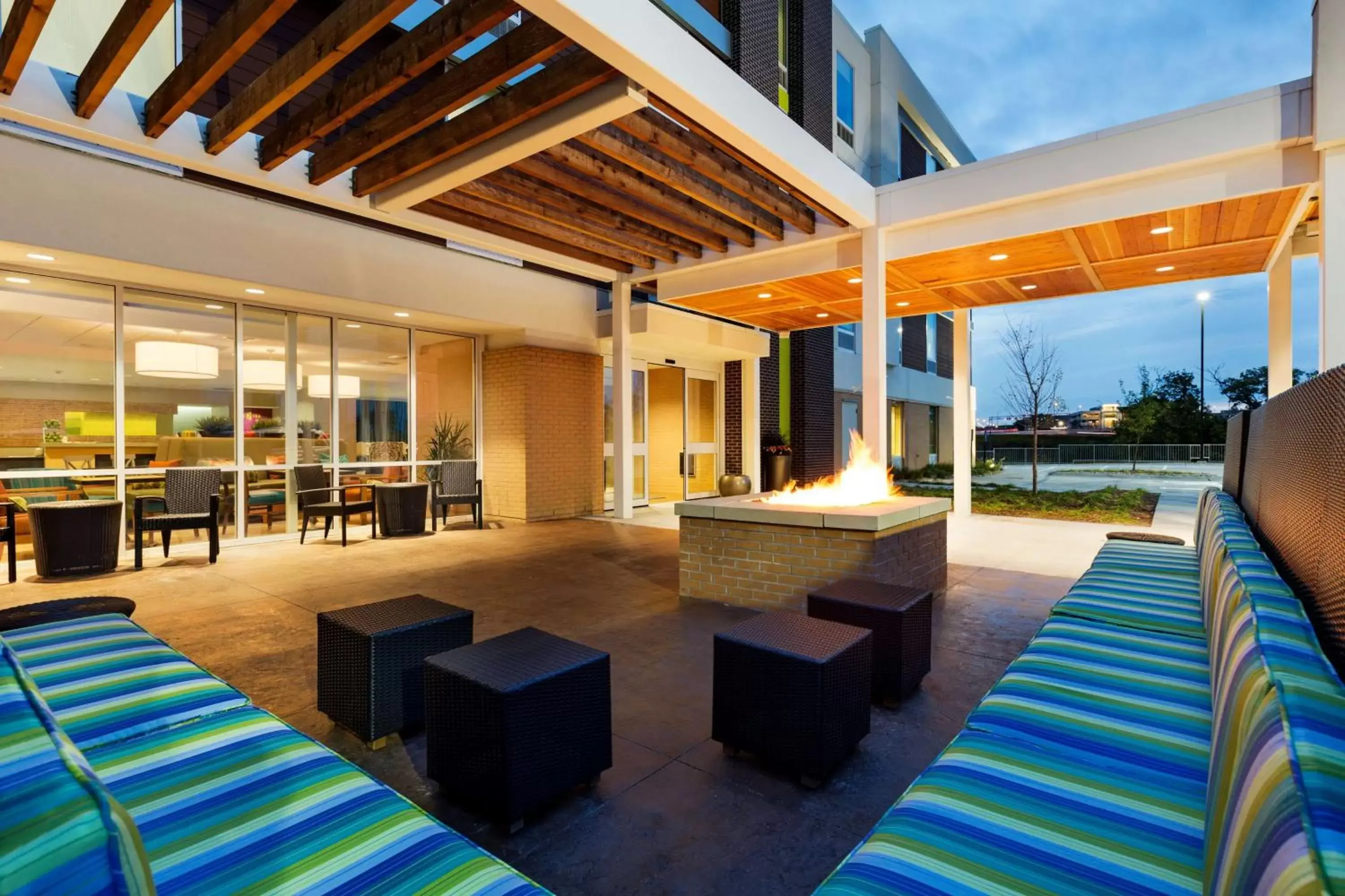 Patio in Home2 Suites By Hilton Omaha West