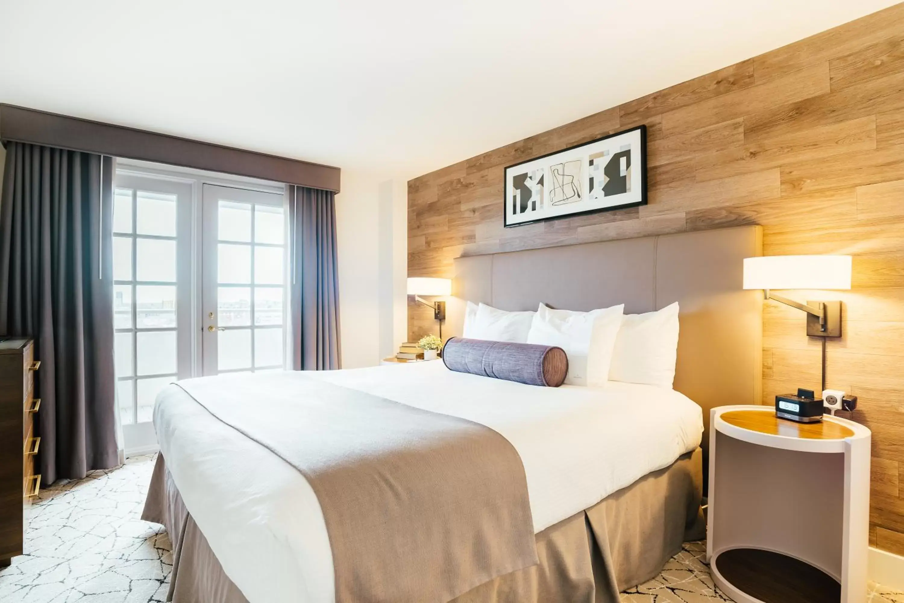 One-Bedroom Suite in Warwick Denver