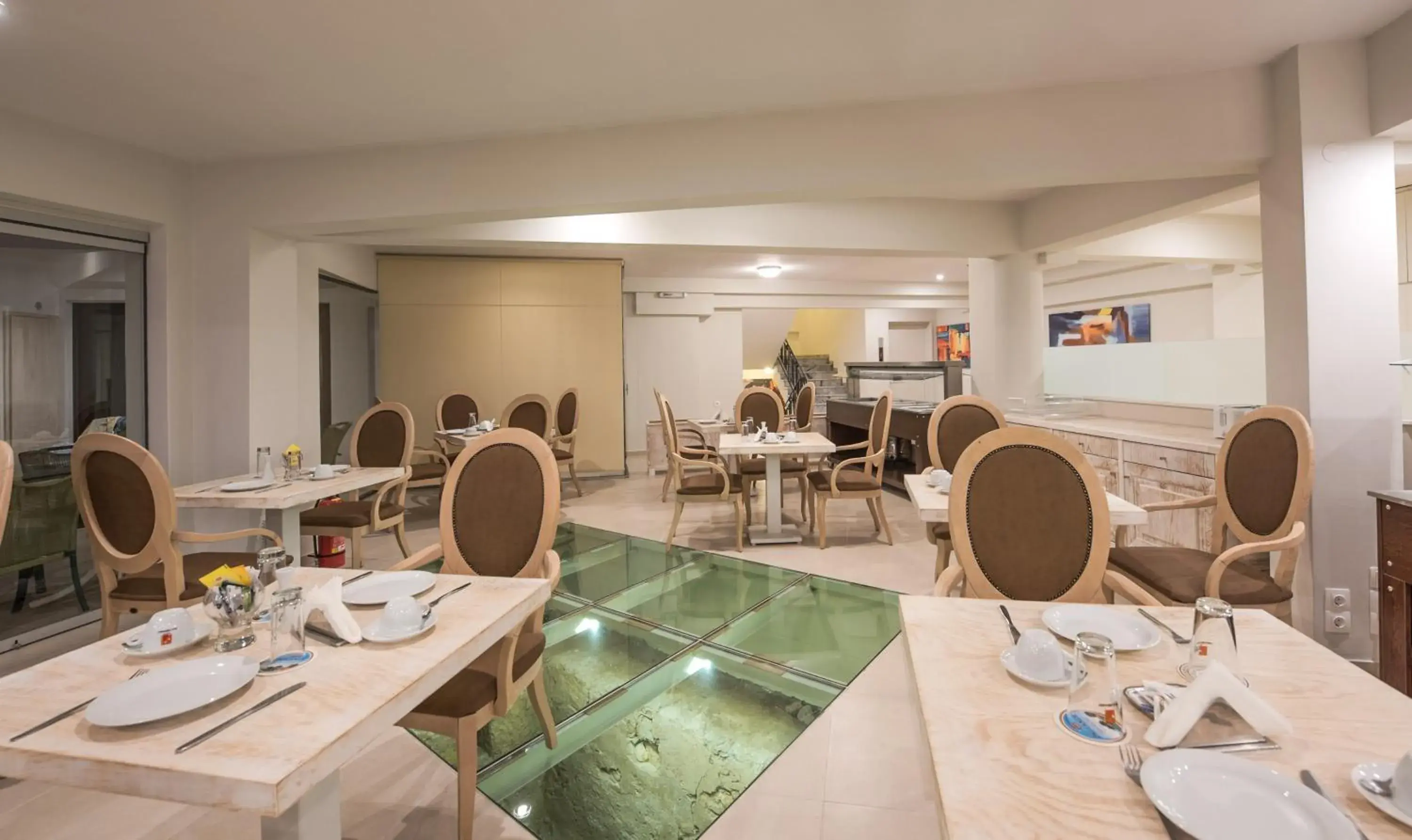 Restaurant/Places to Eat in Artemis Hotel Apartments