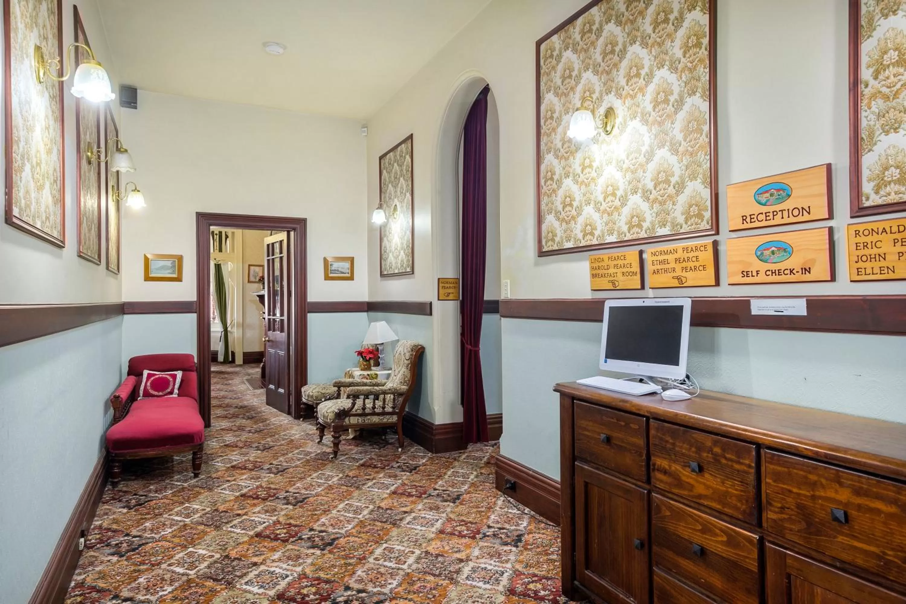 Lobby or reception, Bed in Orana House