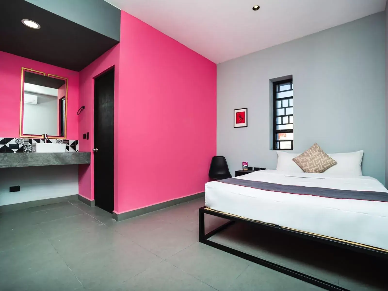 Superior Queen Room in ADHOC MADERO