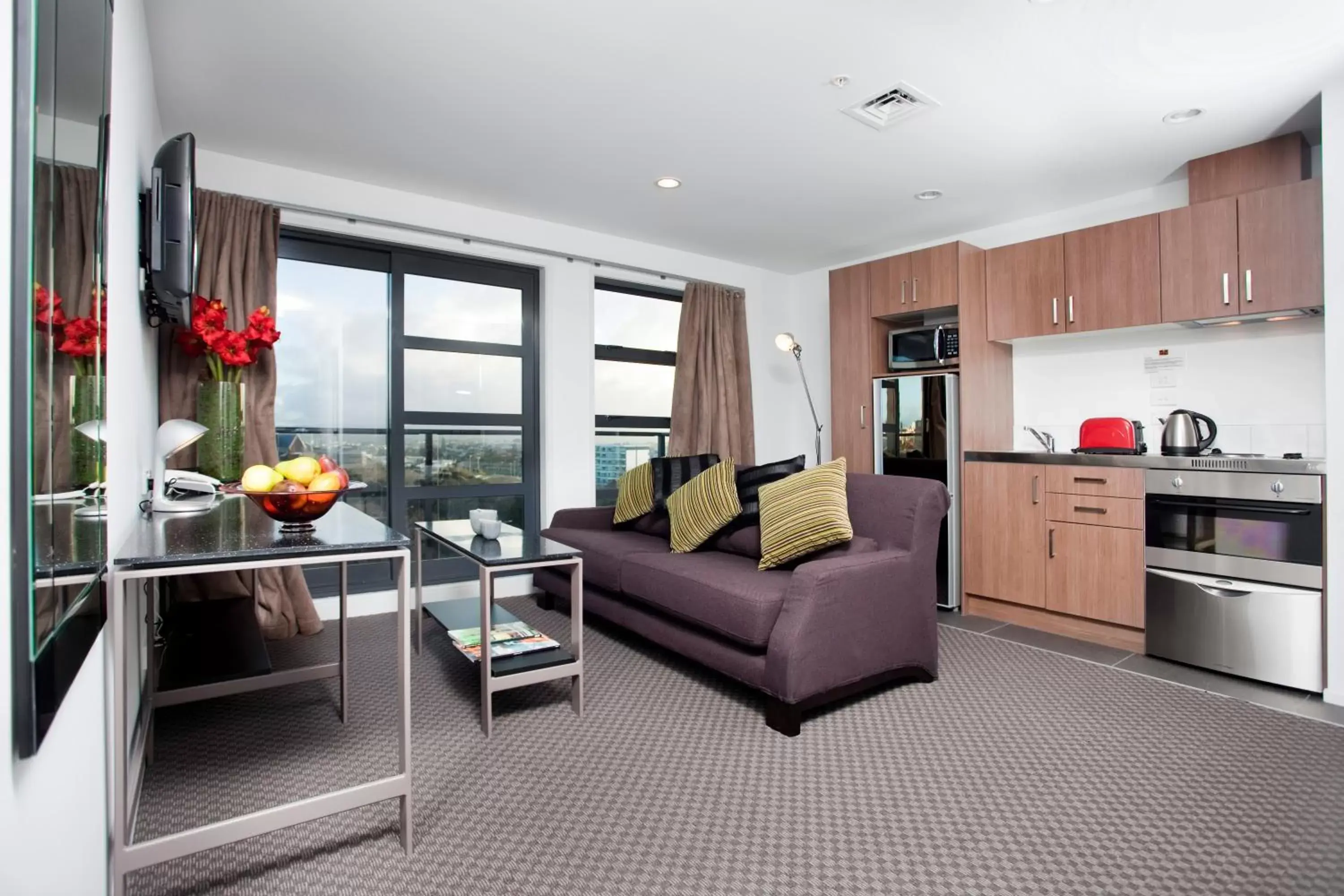 Kitchen or kitchenette, Seating Area in Nesuto St Martins Apartment Hotel