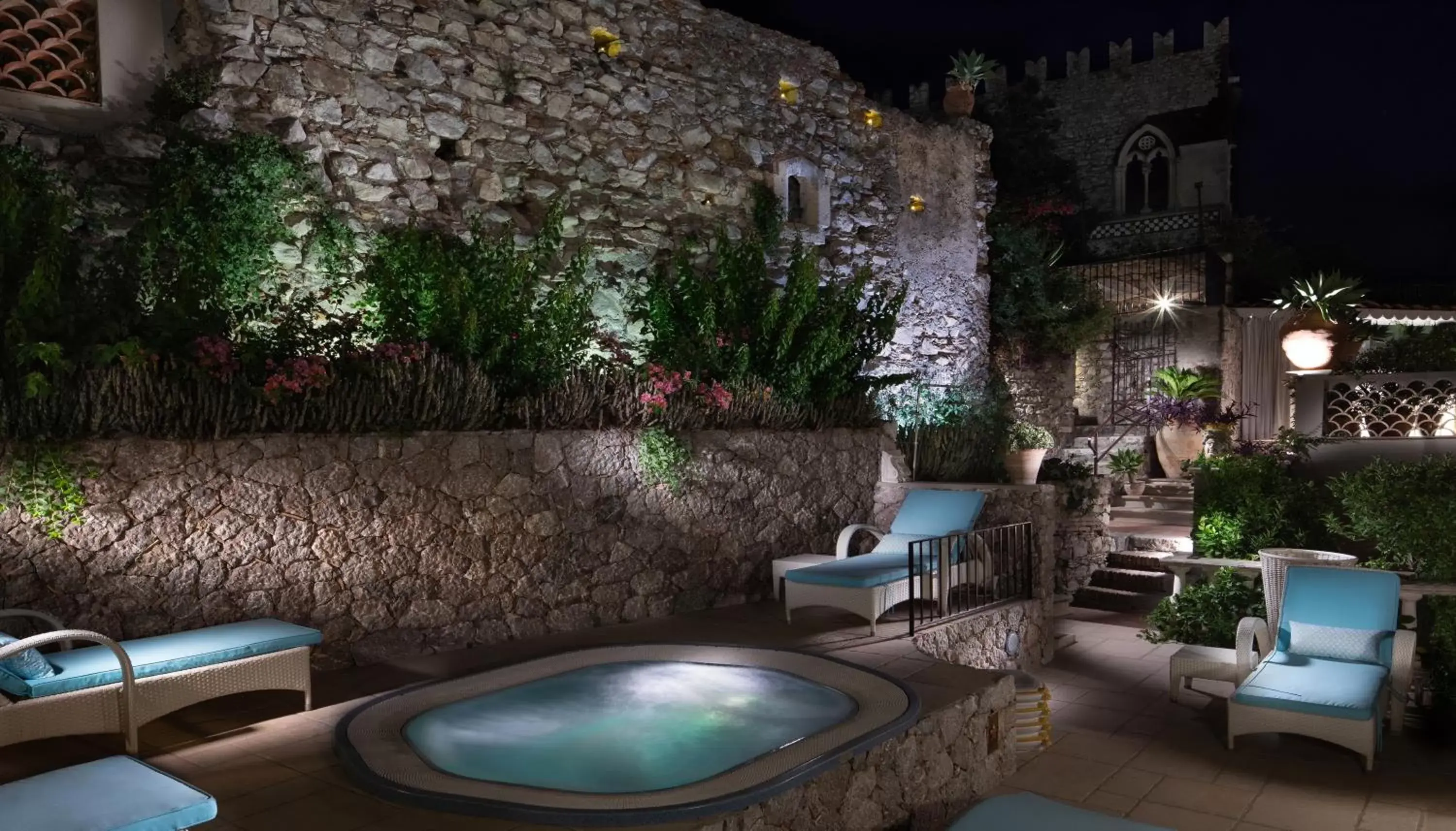 Garden, Swimming Pool in Hotel Villa Taormina