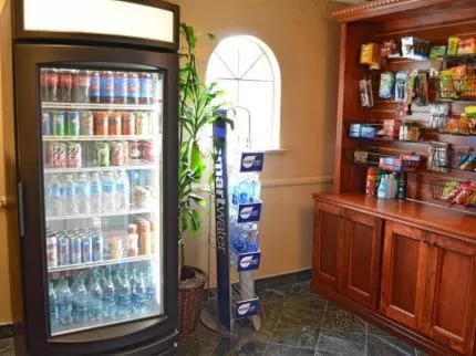 Food and drinks in Folk Inn Ontario Airport