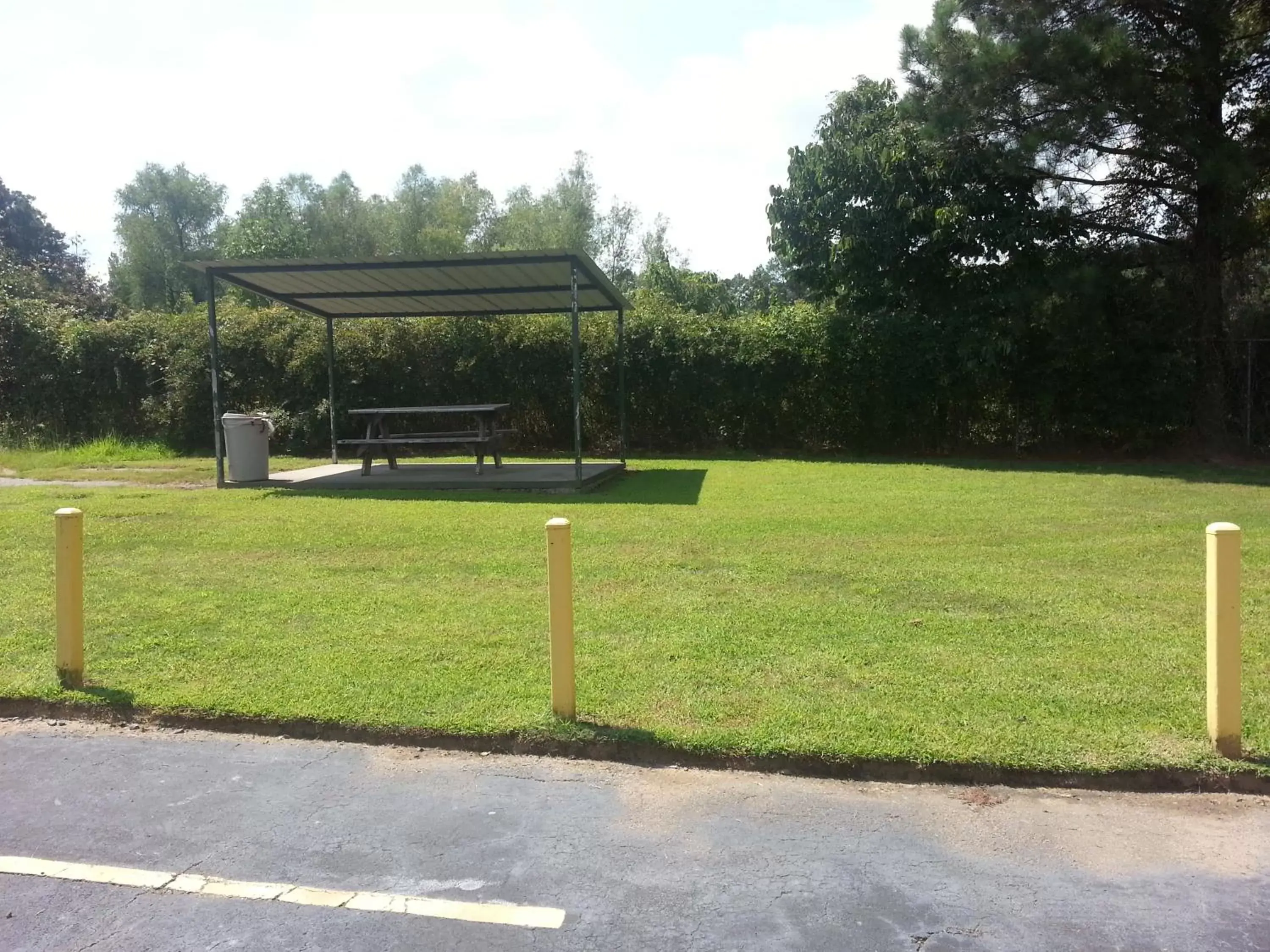 Patio, Garden in Americas Best Value Inn & Suites - Little Rock - Maumelle