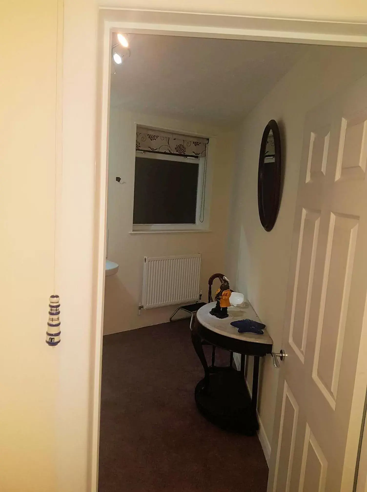 Bathroom, TV/Entertainment Center in The Mariner Guest House