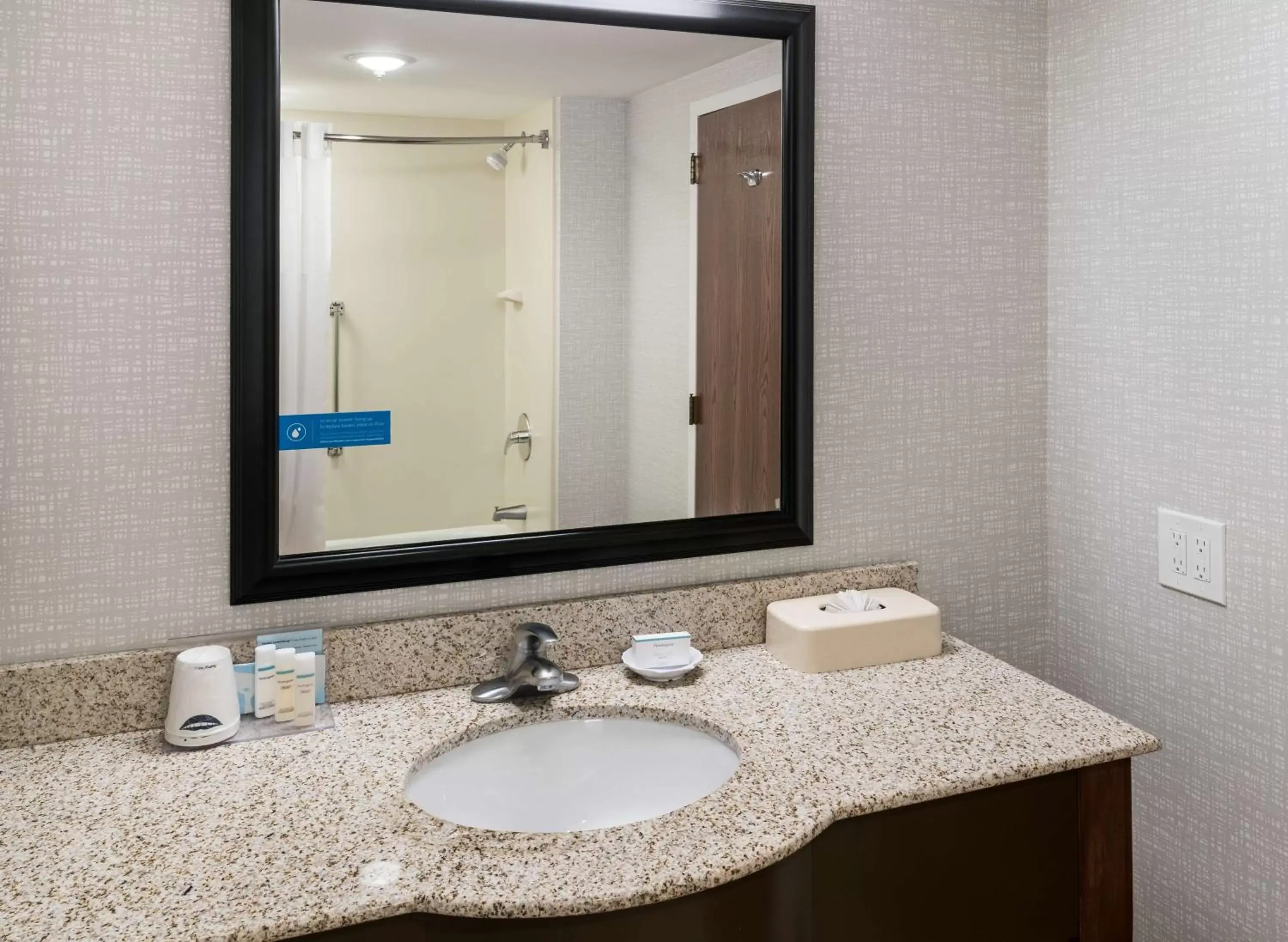 Bathroom in Hampton Inn & Suites Chicago North Shore