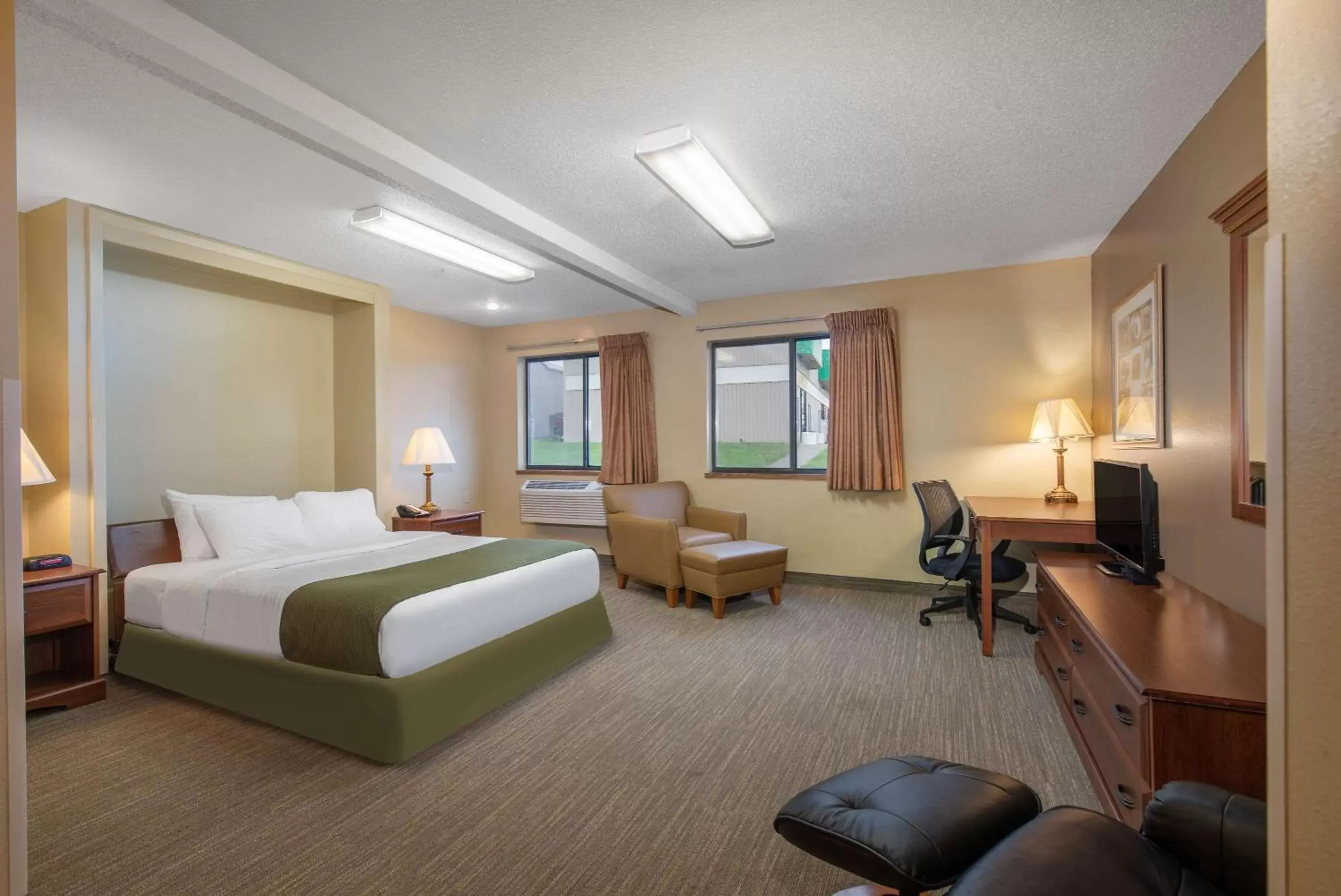 Photo of the whole room in Days Inn by Wyndham Mitchell SD