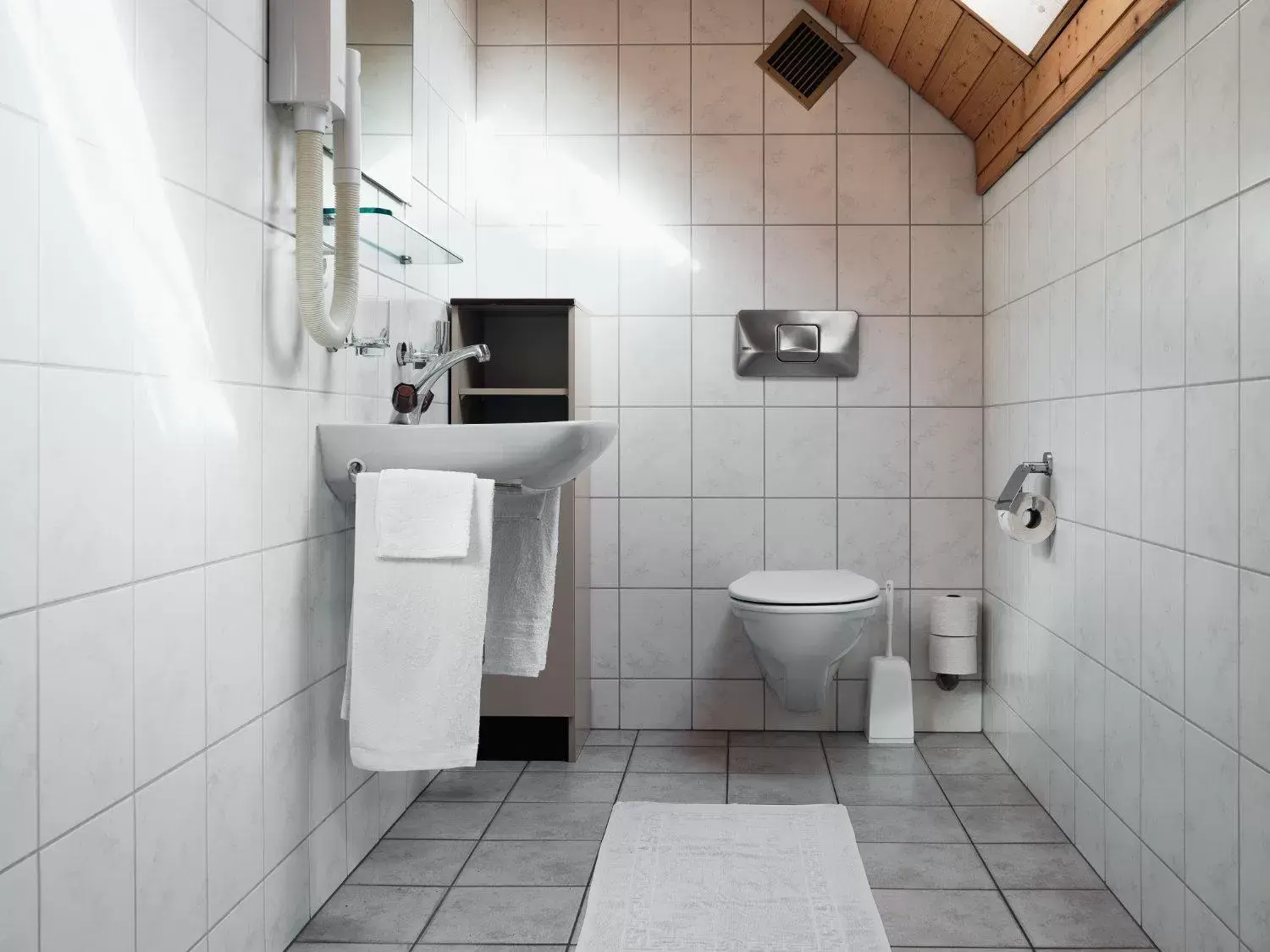 Bathroom in Gasthaus Hof