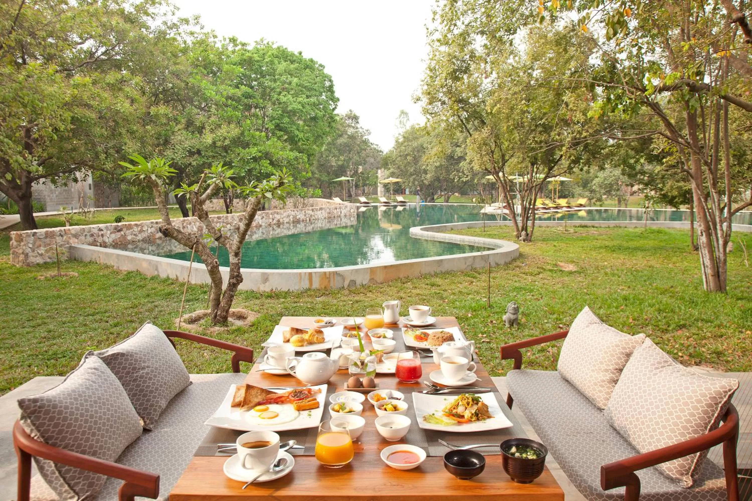 Restaurant/places to eat in Templation Hotel