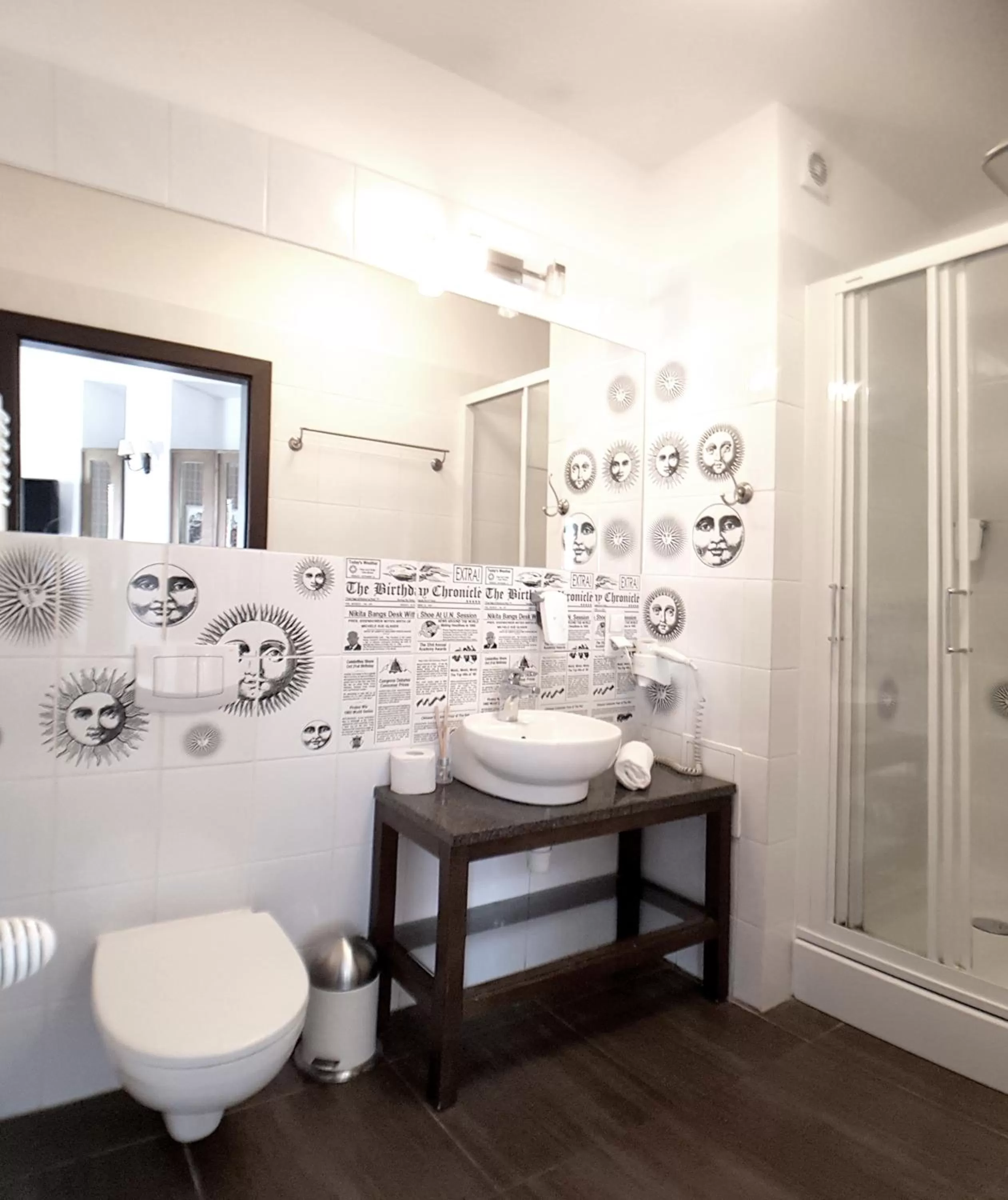 Shower in Hotel Willowa