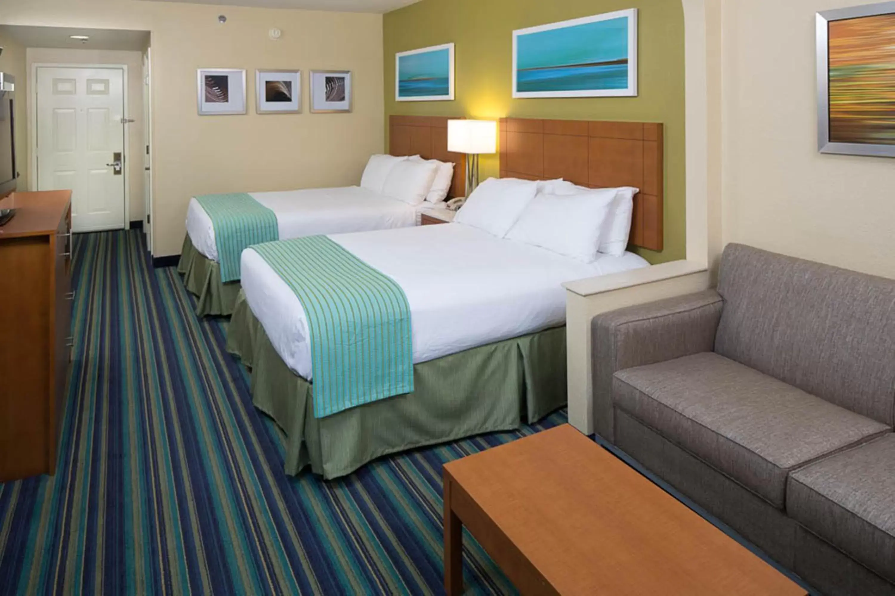 Photo of the whole room, Bed in Holiday Inn Express - Clermont, an IHG Hotel