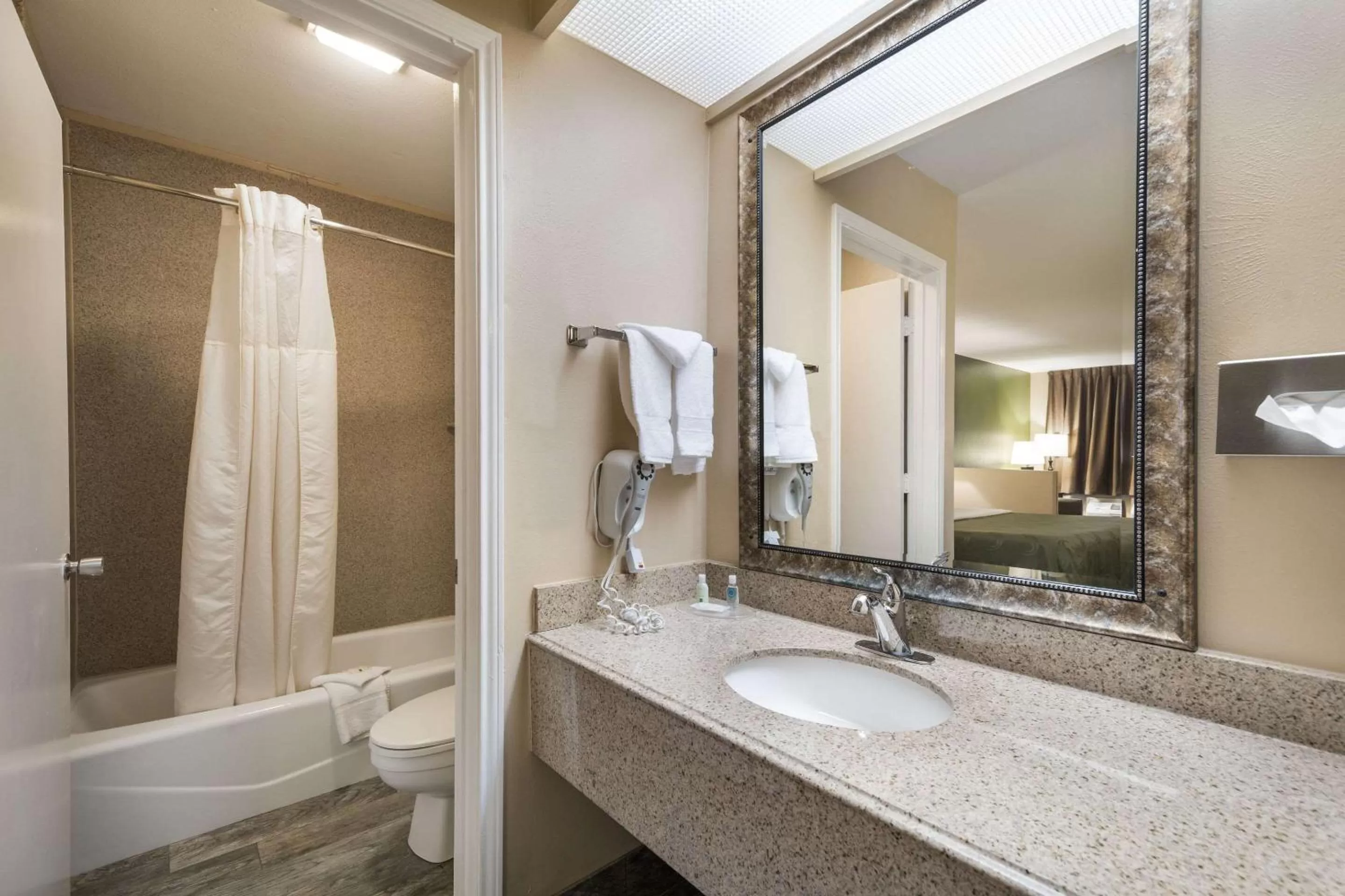Bathroom in Quality Inn & Suites Garland - East Dallas