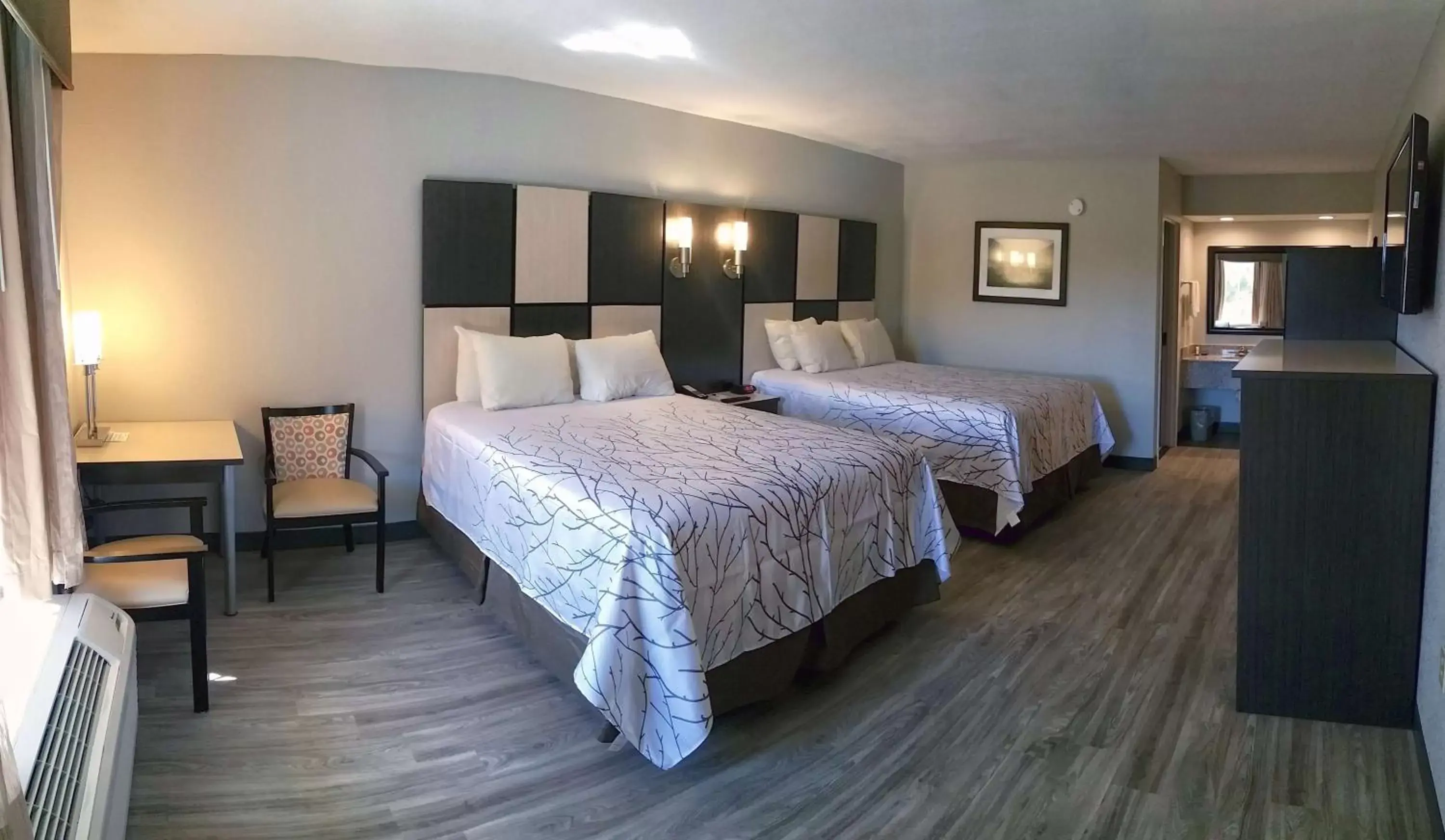 Photo of the whole room, Bed in Best Western Cades Cove Inn Photo of the whole room, Bed in Best Western Cades Cove Inn