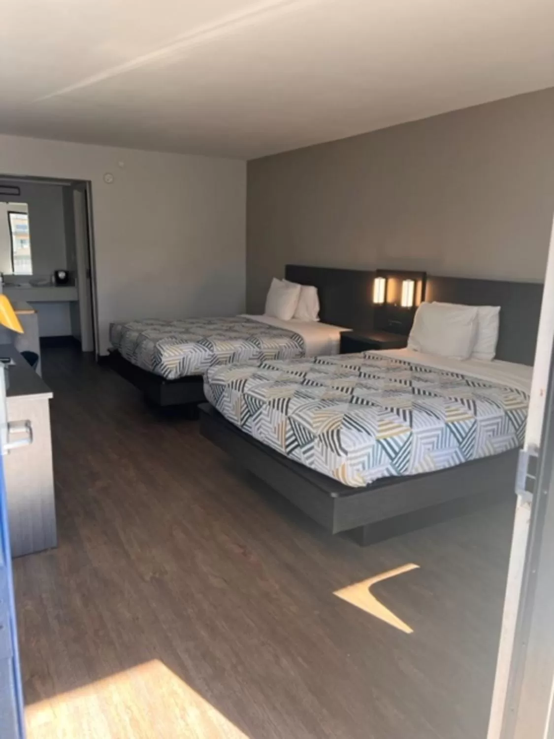 Bedroom in Dublin Inn and Suites