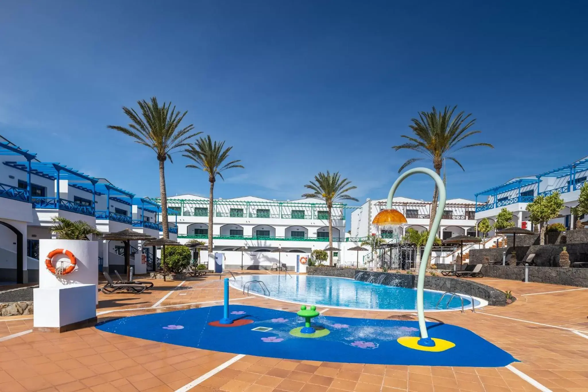 Swimming Pool in Hotel Mirador Papagayo by LIVVO