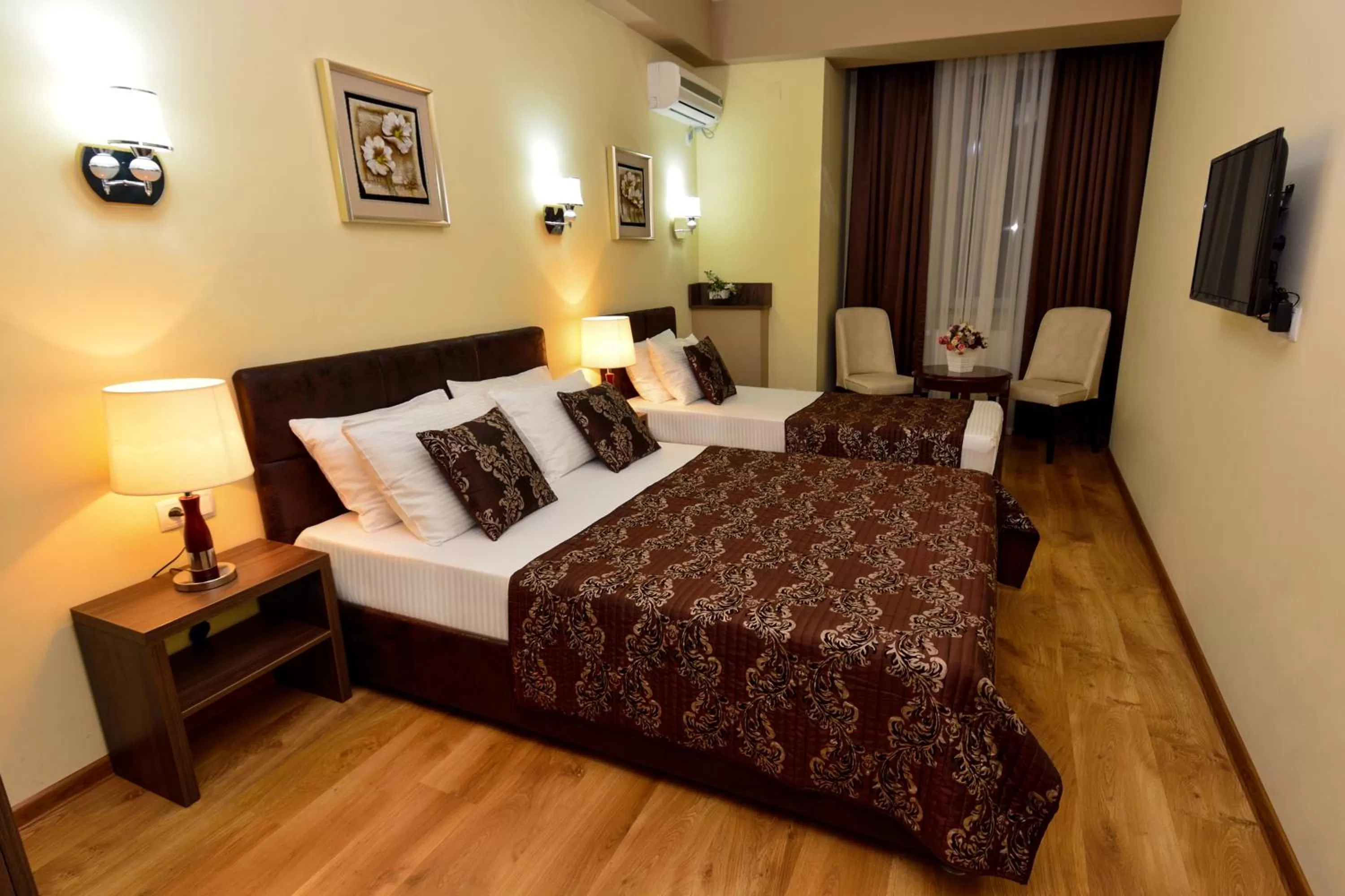 Photo of the whole room, Bed in Hotel Diamond