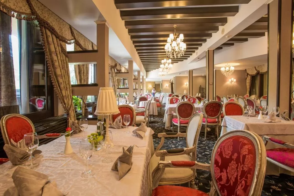 Restaurant/Places to Eat in Alpin ApartHotel 2302