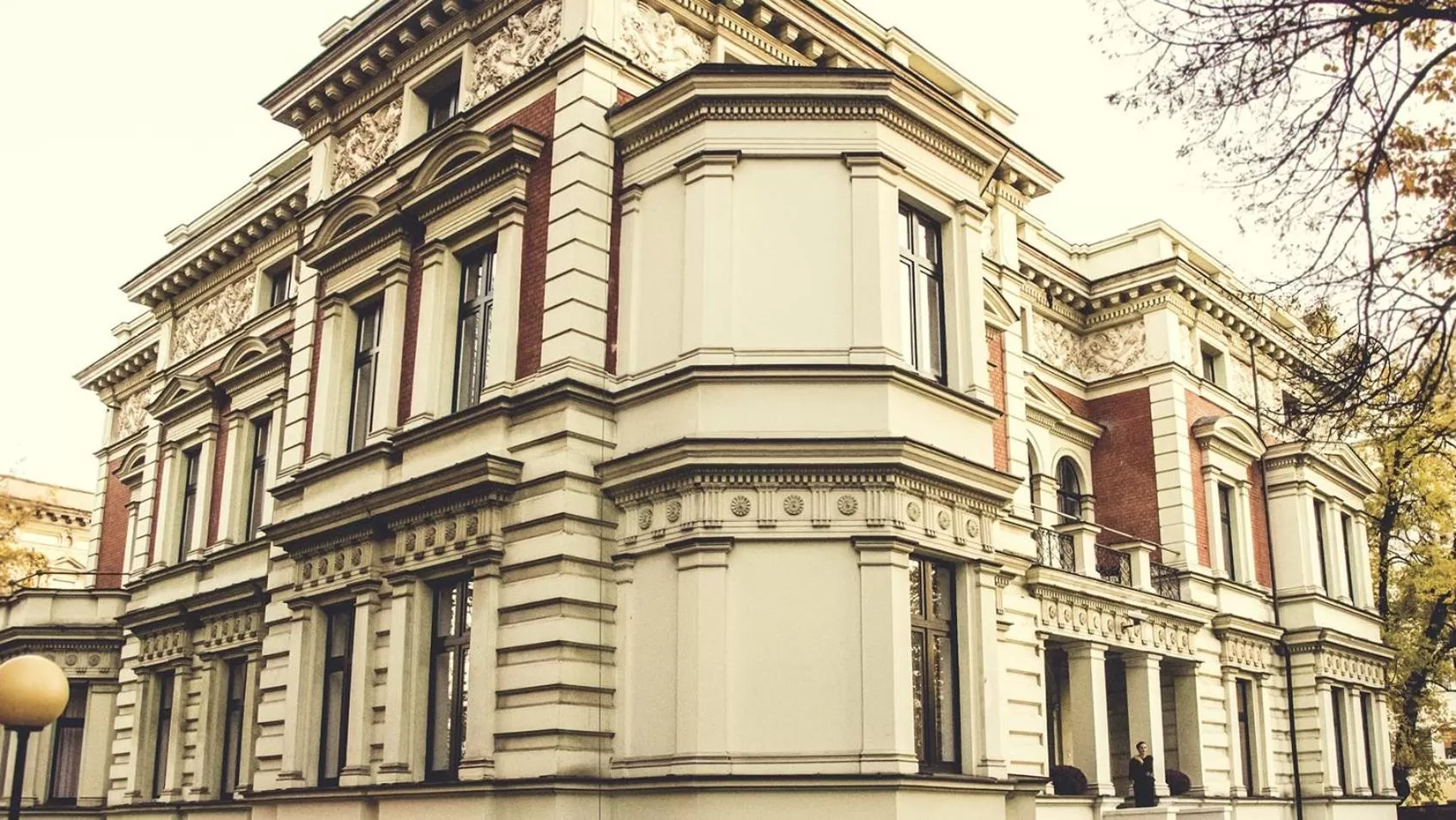 Property building in Matejki 8