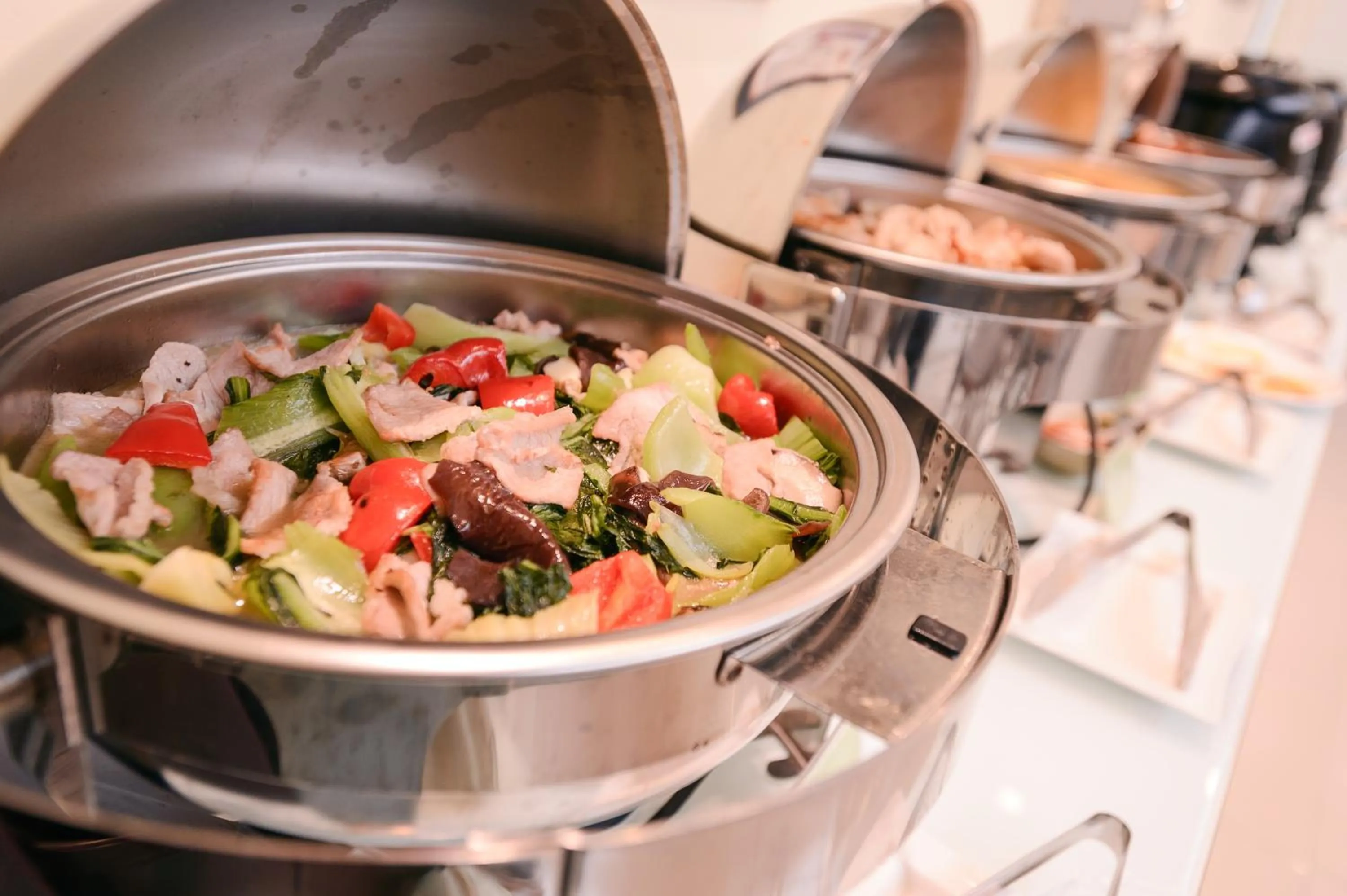 Restaurant/places to eat in Duke Business Hotel