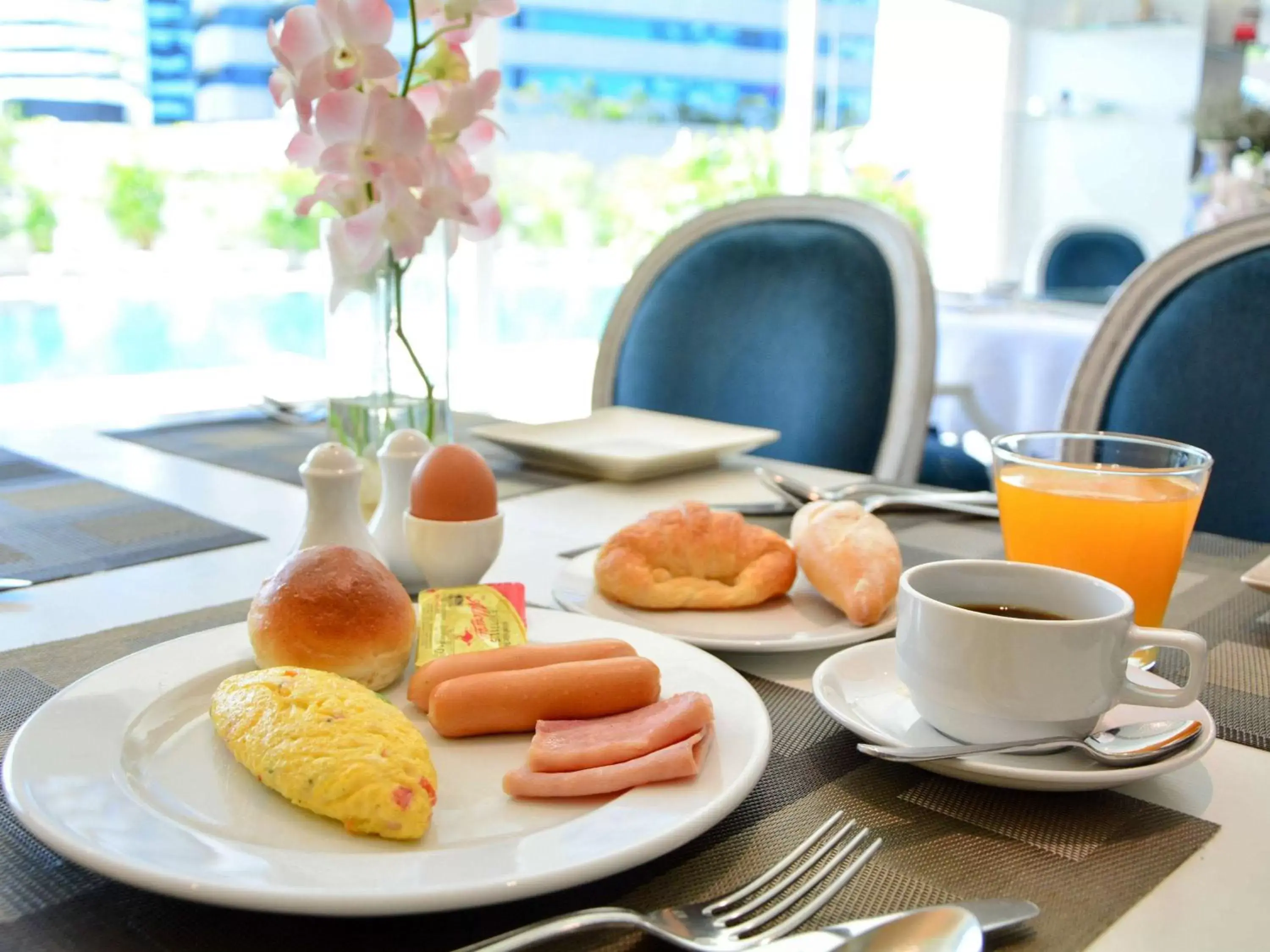 Restaurant/places to eat, Breakfast in Bangkok Hotel Lotus Sukhumvit 33 by Compass Hospitality