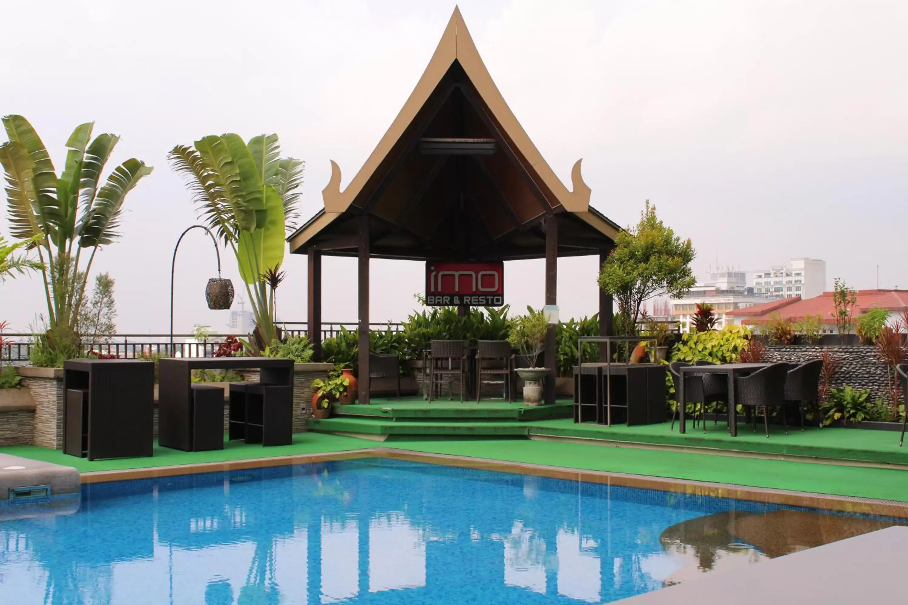 Pool view, Swimming Pool in Prime Asia Hotel