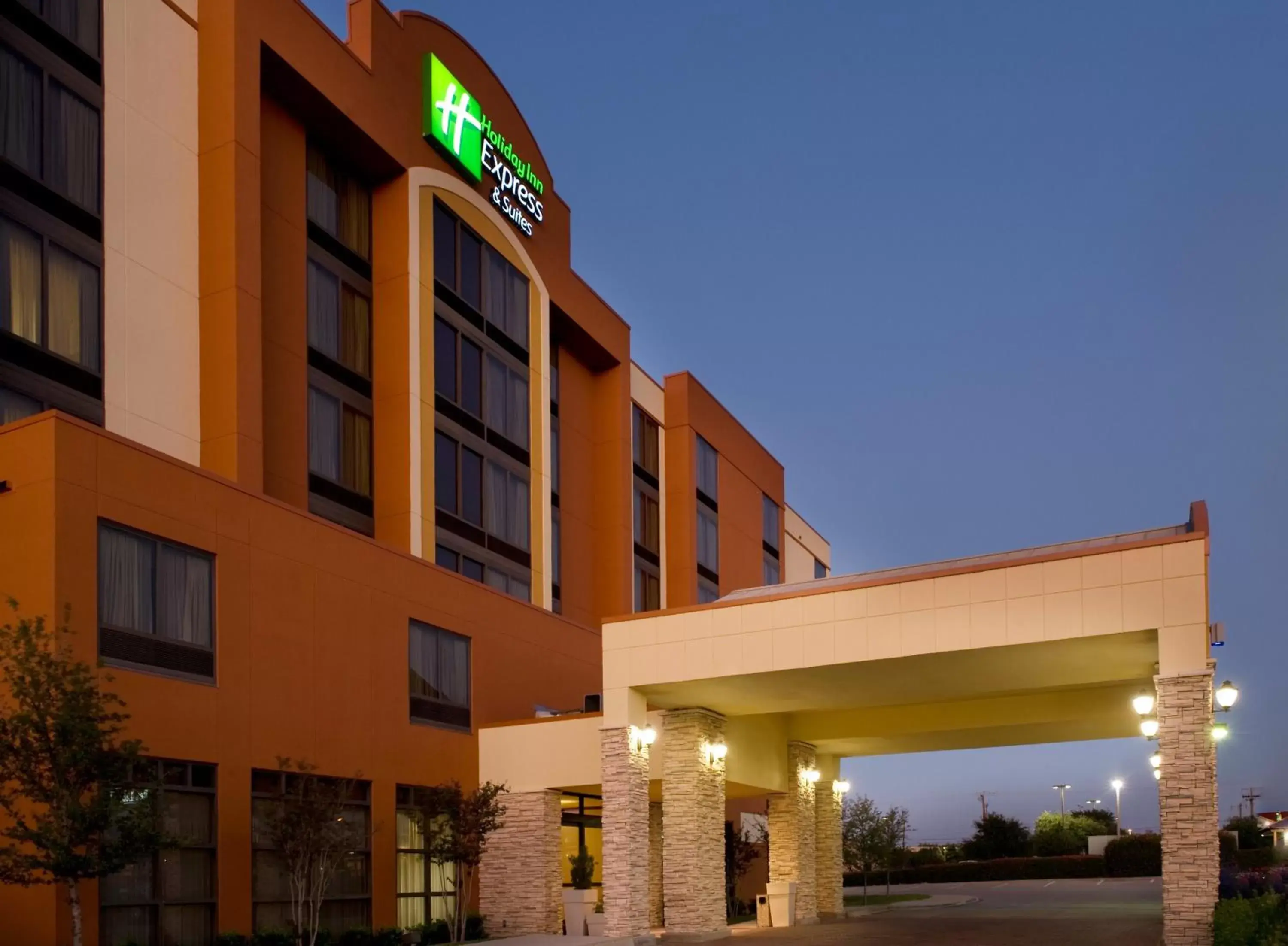 Property Building in Holiday Inn Express Hotel & Suites Dallas Fort Worth Airport South, an IHG Hotel