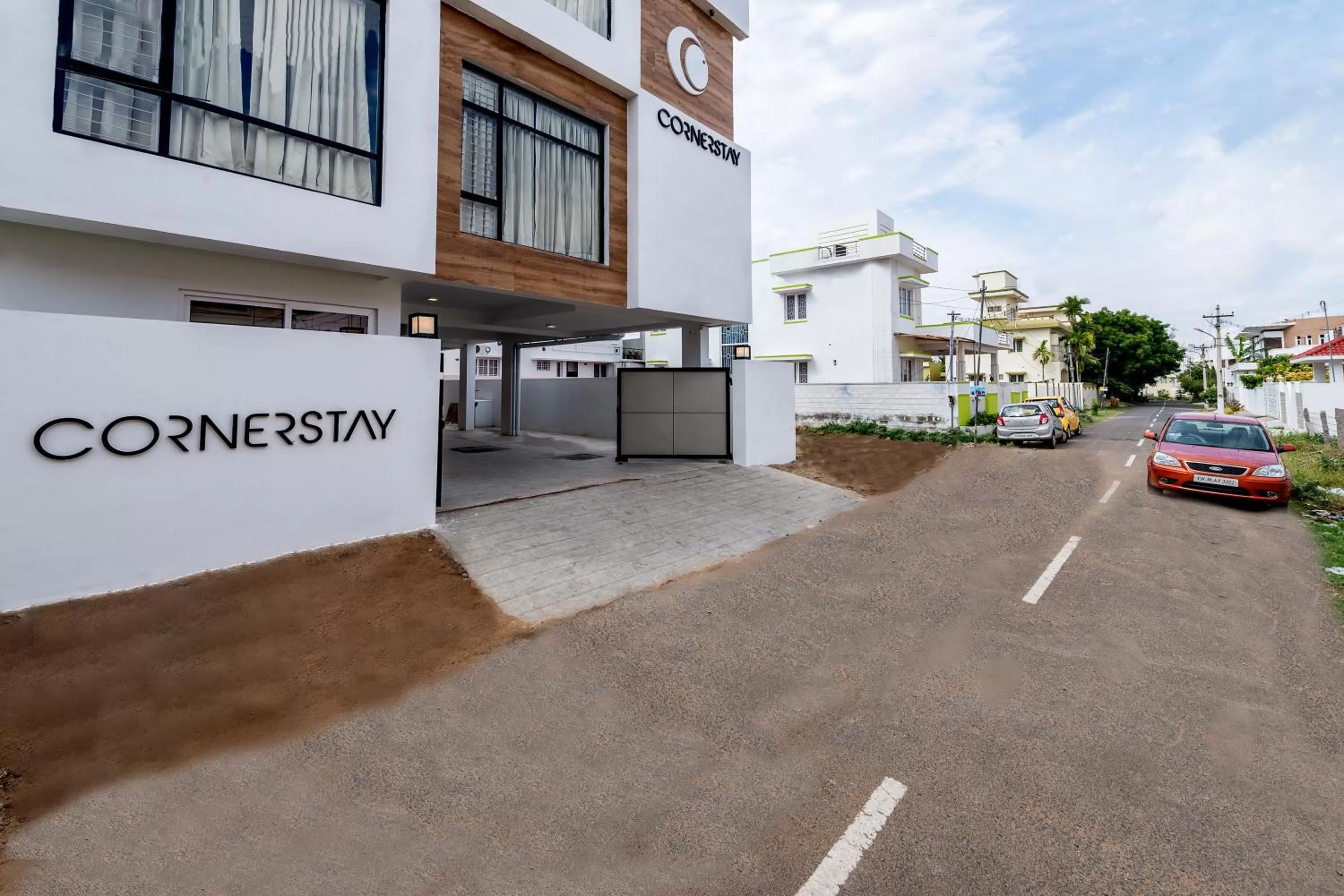 Facade/entrance in Treebo Premium Corner Stay