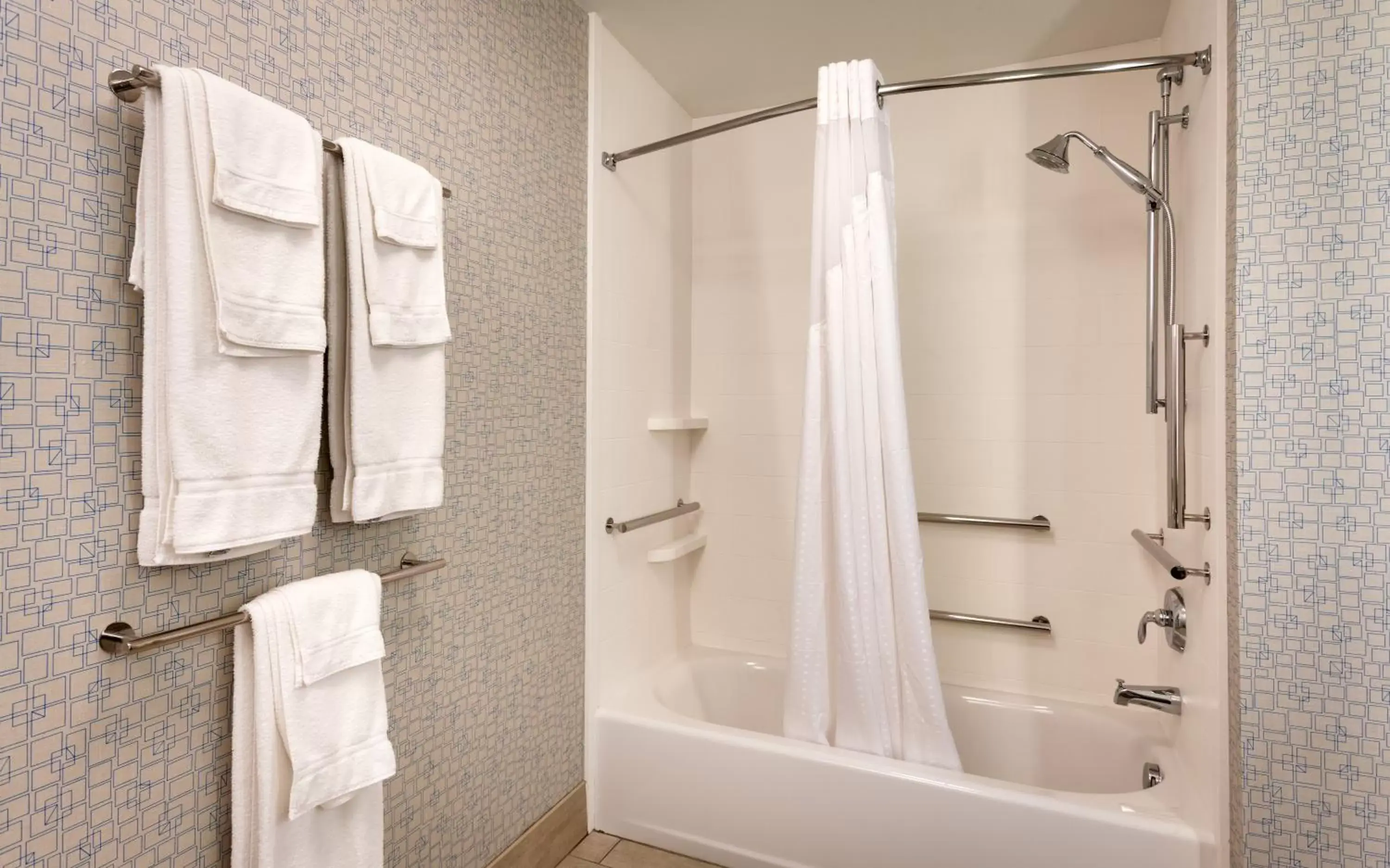 Bathroom in Holiday Inn Express El Paso I-10 East, an IHG Hotel