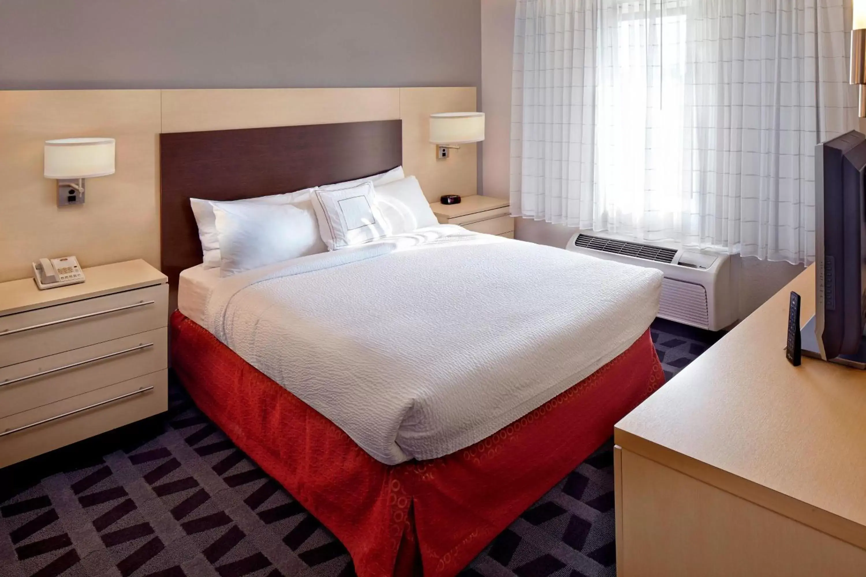 Bedroom, Bed in TownePlace Suites by Marriott Albany Downtown/Medical Center