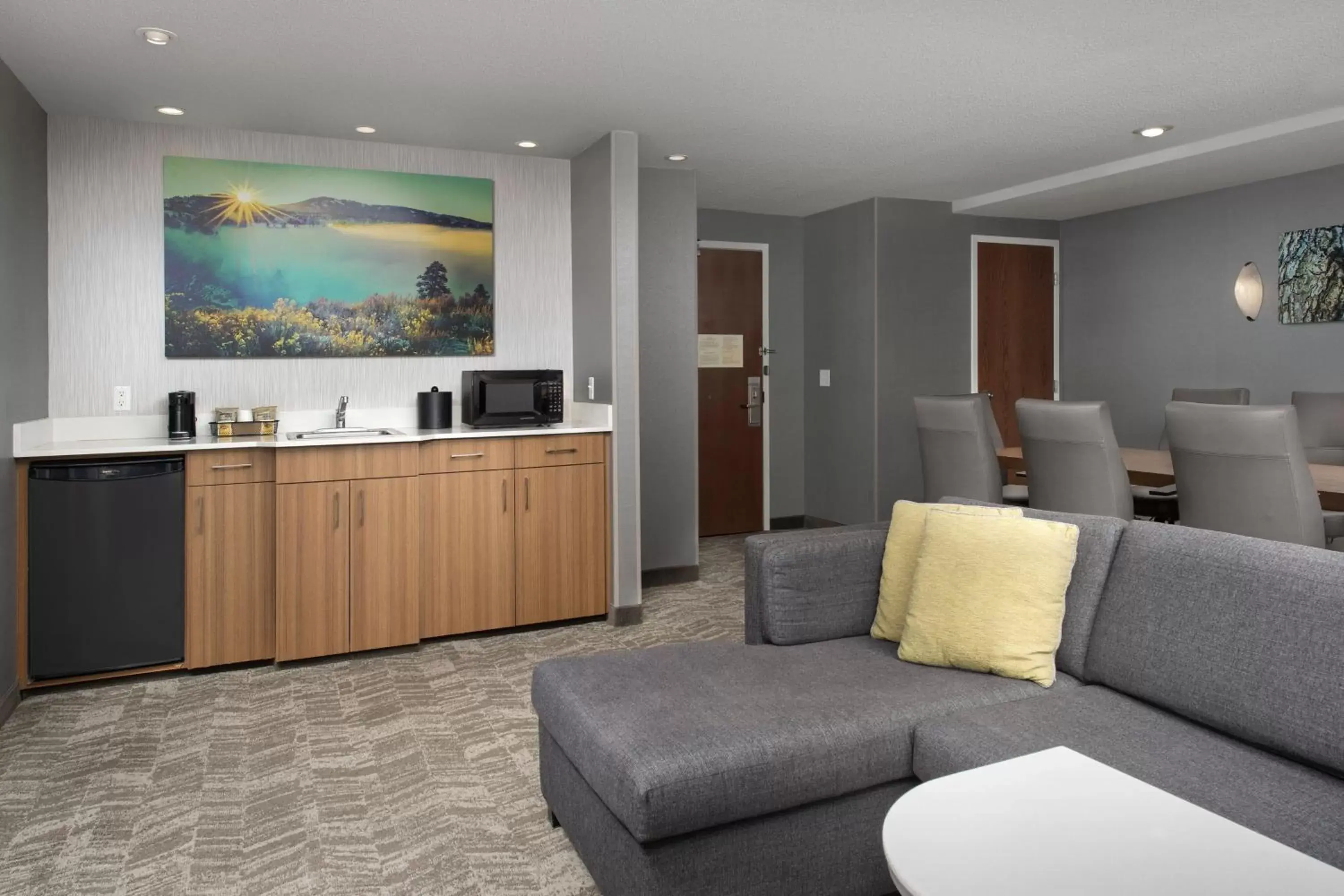 Photo of the whole room, Kitchen/Kitchenette in SpringHill Suites by Marriott Boise ParkCenter