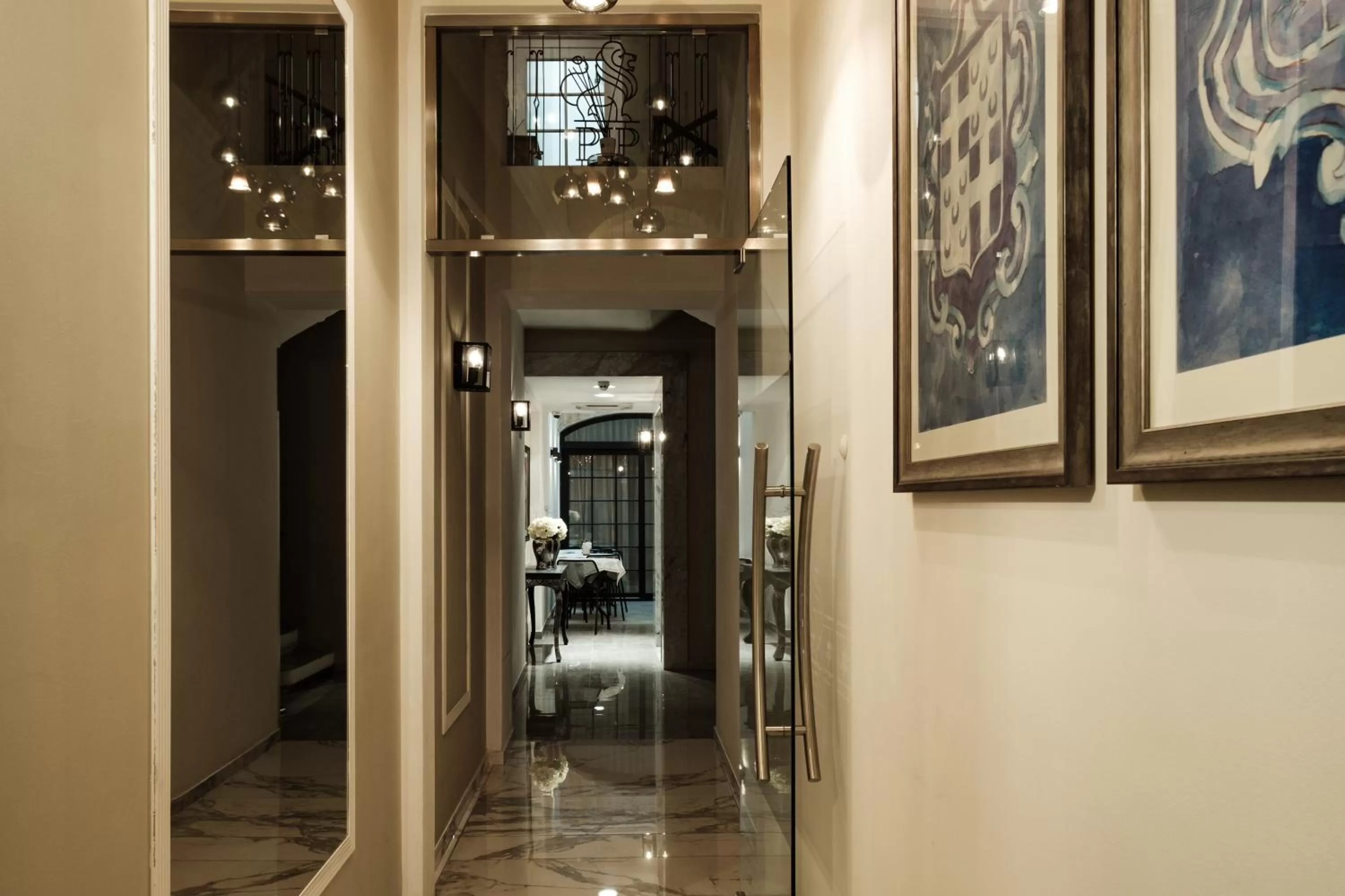 Facade/entrance in 1926 Le Parisot Boutique Suites