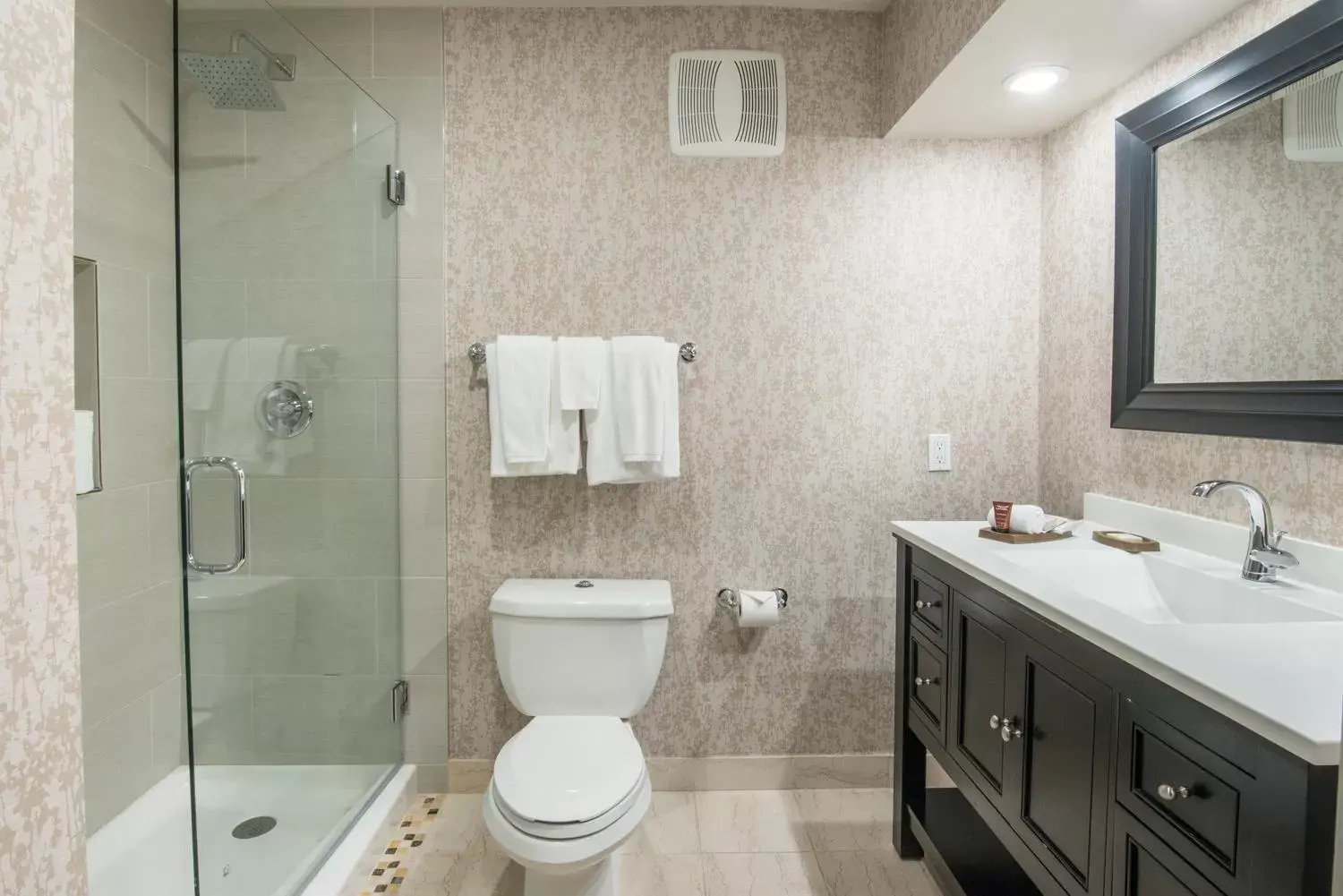 Shower, Bathroom in The Creekside Inn