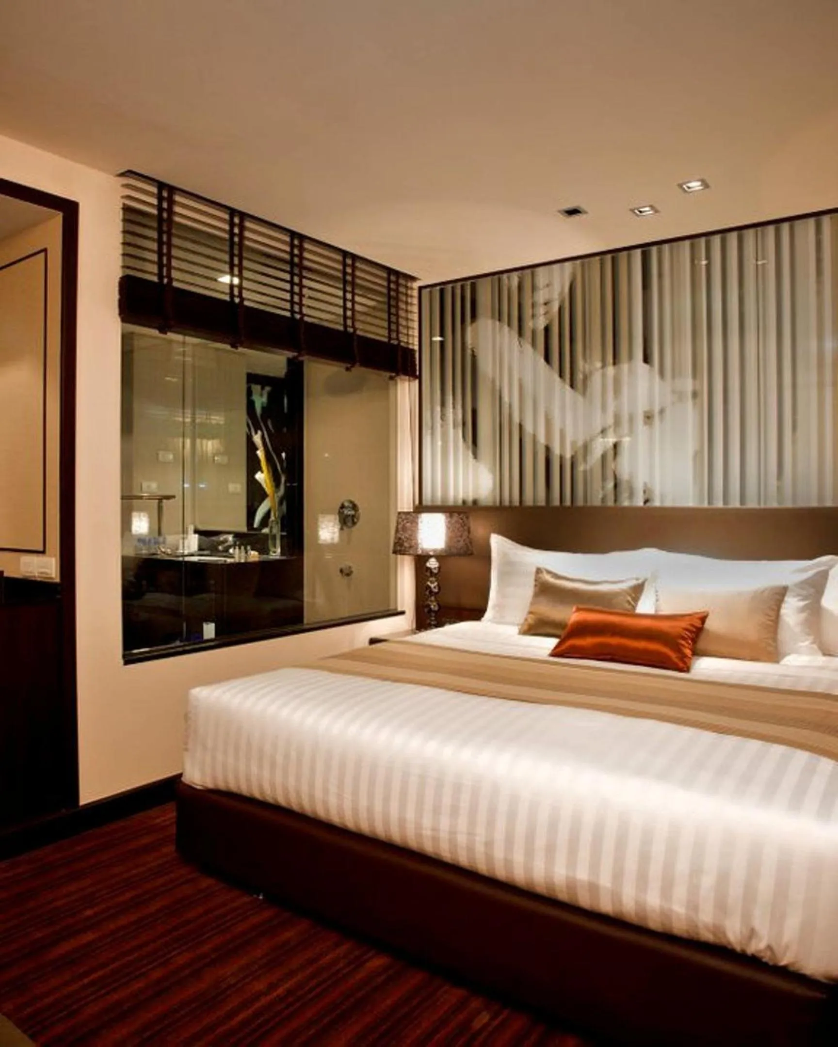 Bed in M2 de Bangkok Hotel