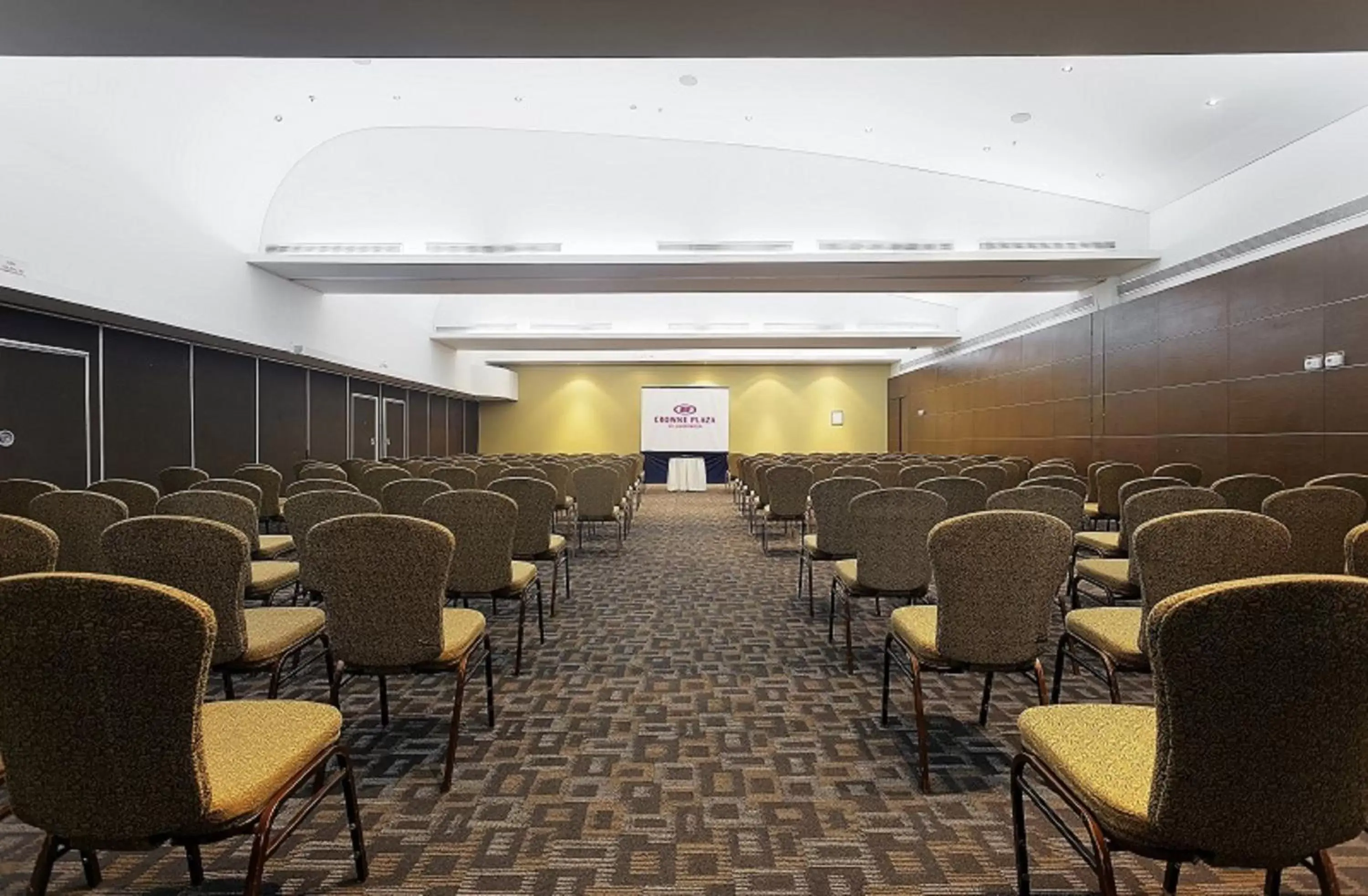 Meeting/conference room in Crowne Plaza Villahermosa, an IHG Hotel