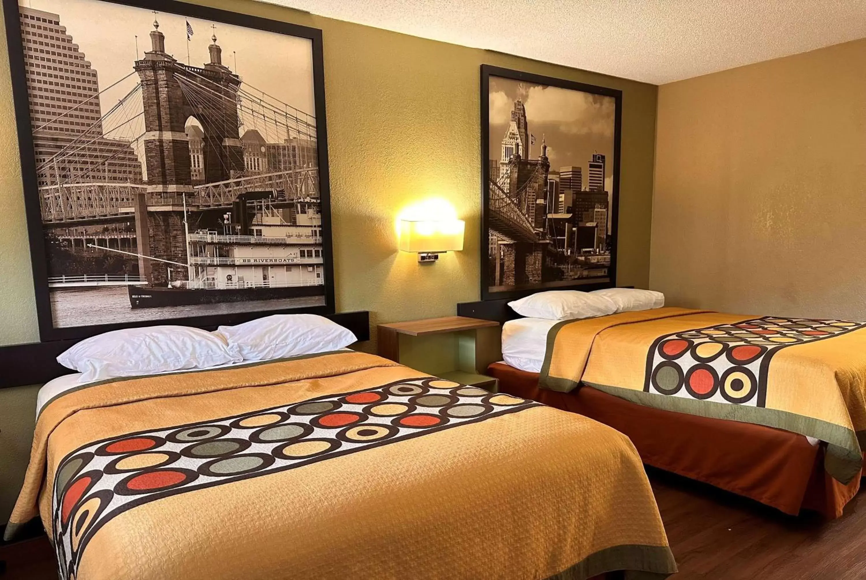 Photo of the whole room, Bed in Super 8 by Wyndham Cincinnati-Springdale OH