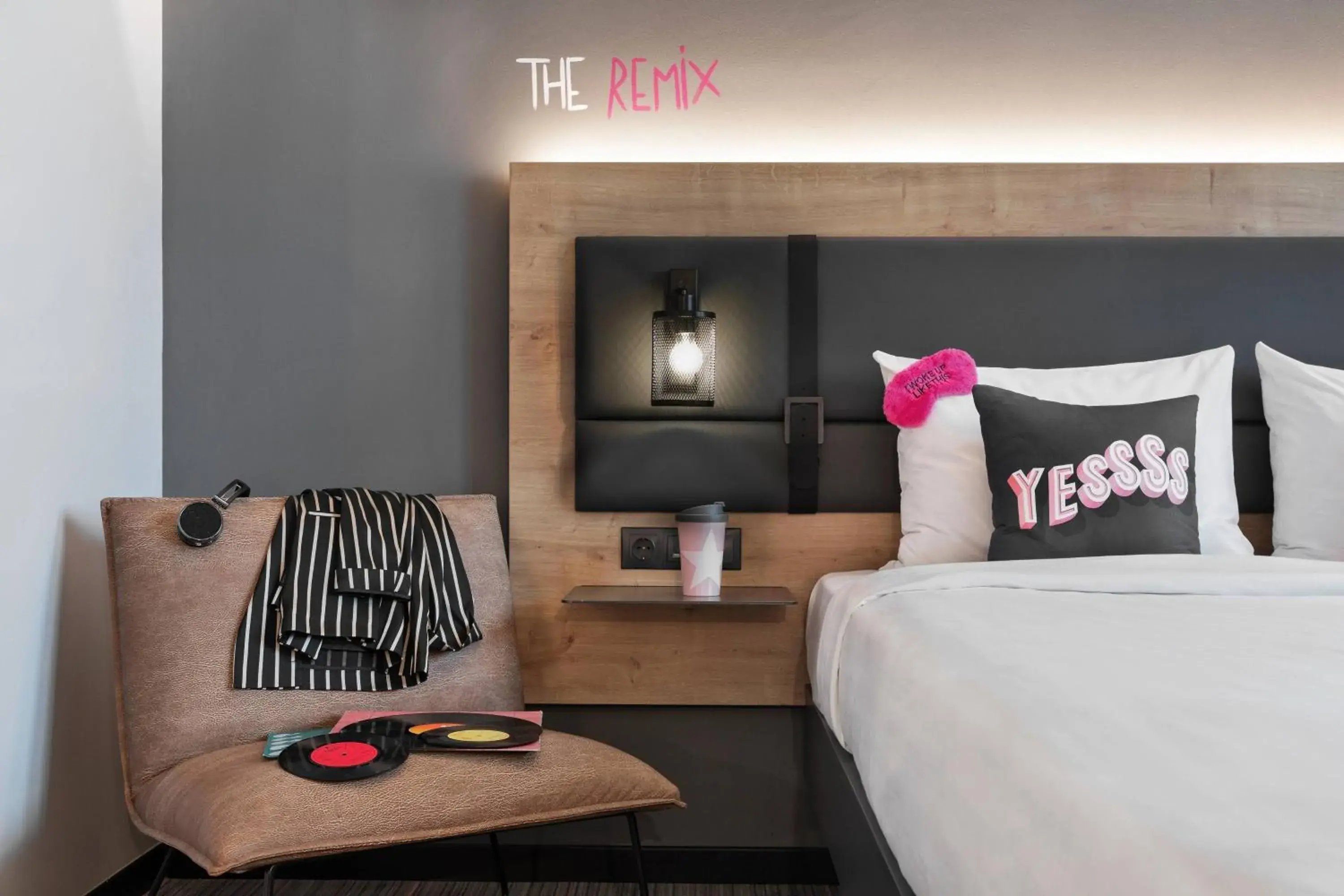 Photo of the whole room, Bed in Moxy Bucharest Old Town