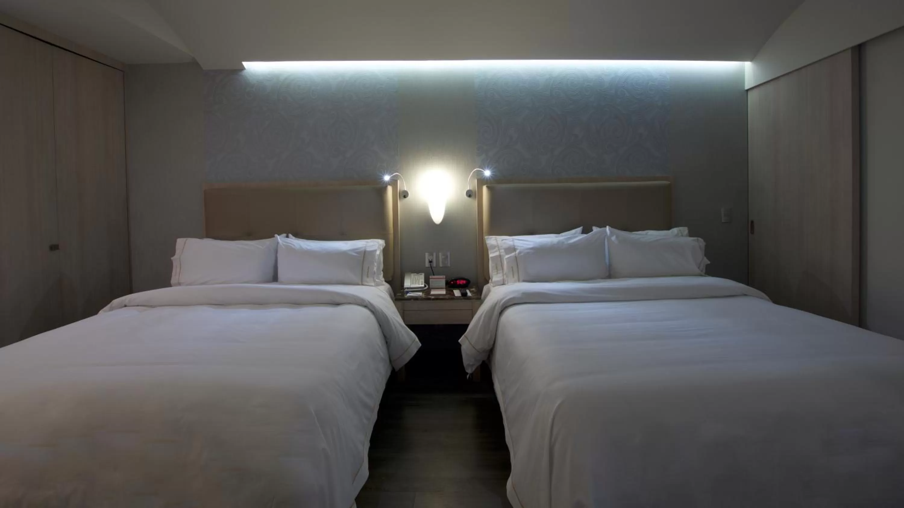 Bed in Holiday Inn Express Mexico- Toreo by IHG