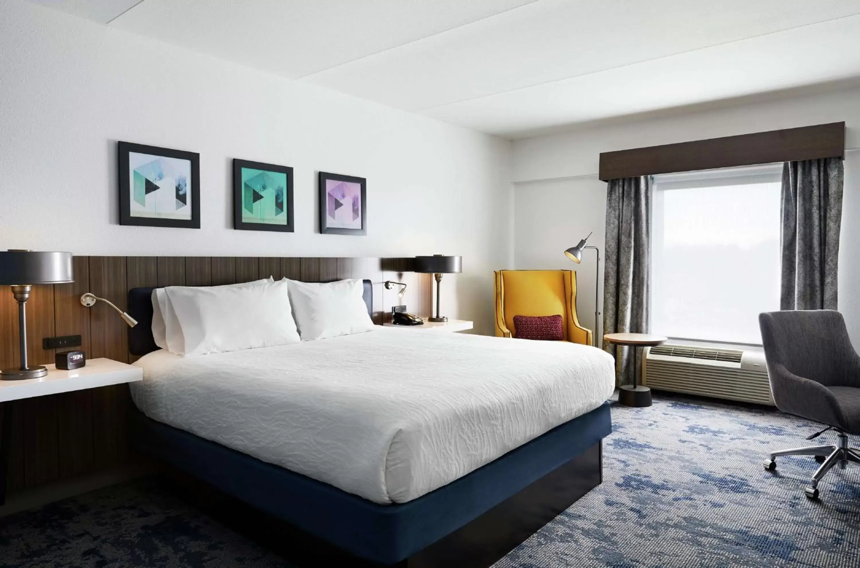 Bed in Hilton Garden Inn Champaign/ Urbana