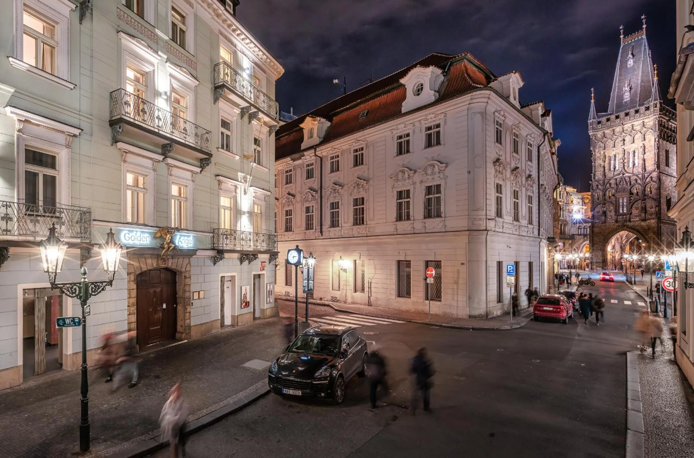 Neighbourhood in Golden Angel Suites by Adrez