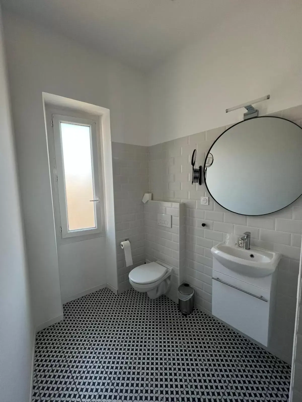 Bathroom in Hôtel d'Angleterre, Salon-de-Provence