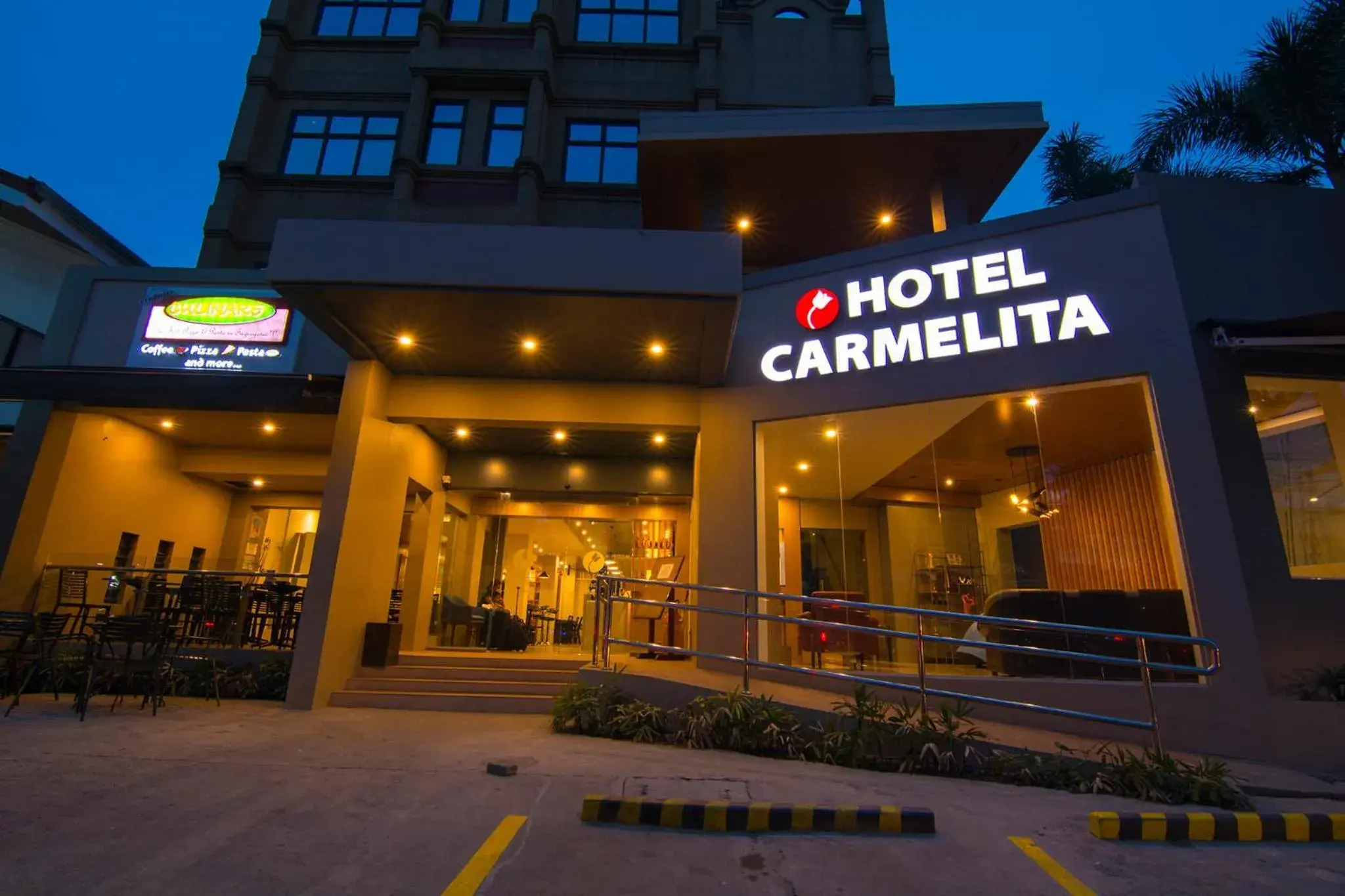 Facade/entrance in Hotel Carmelita
