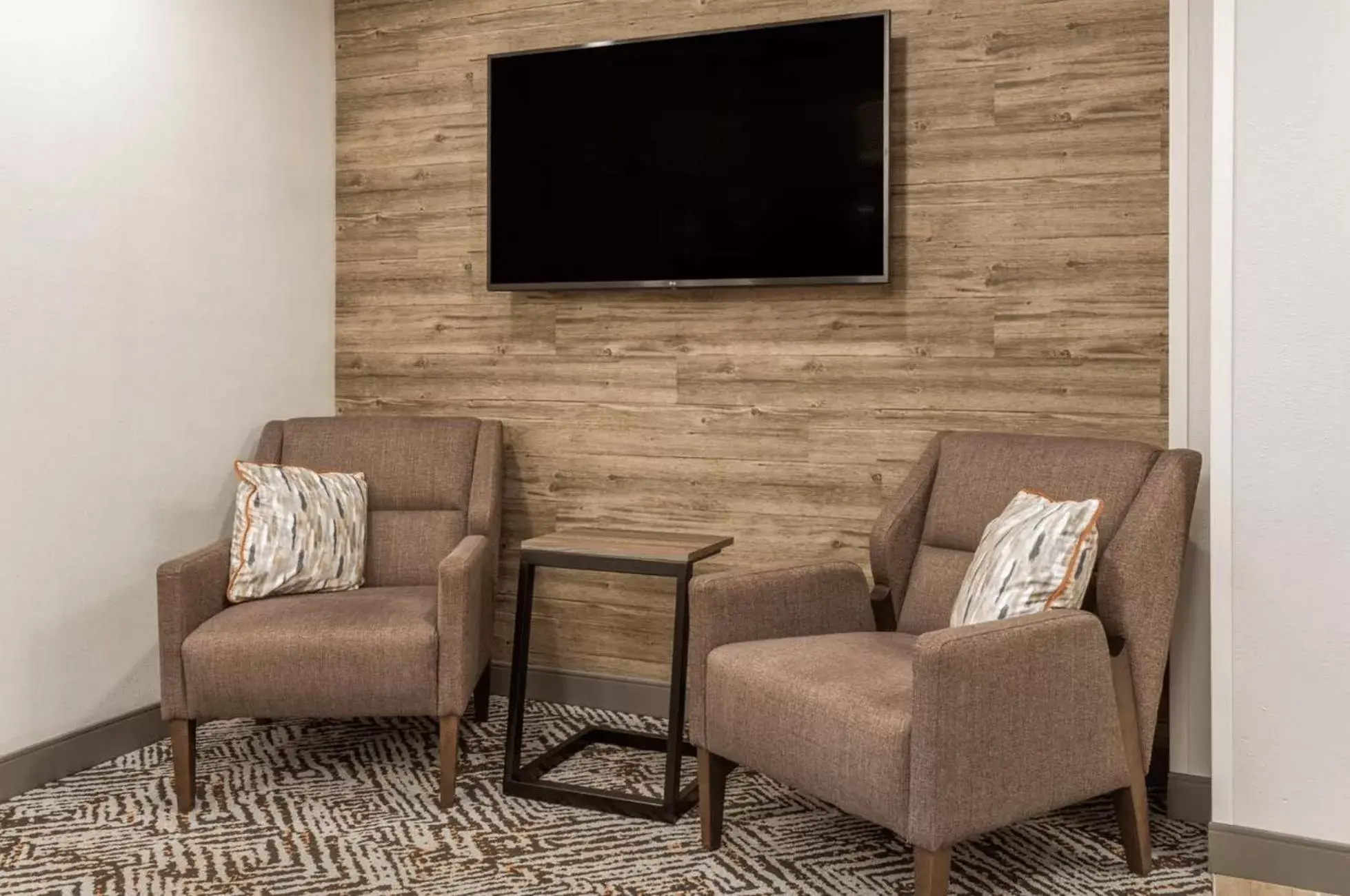 Lobby or reception, Seating Area in Candlewood Suites Ofallon, Il - St. Louis Area, an IHG Hotel