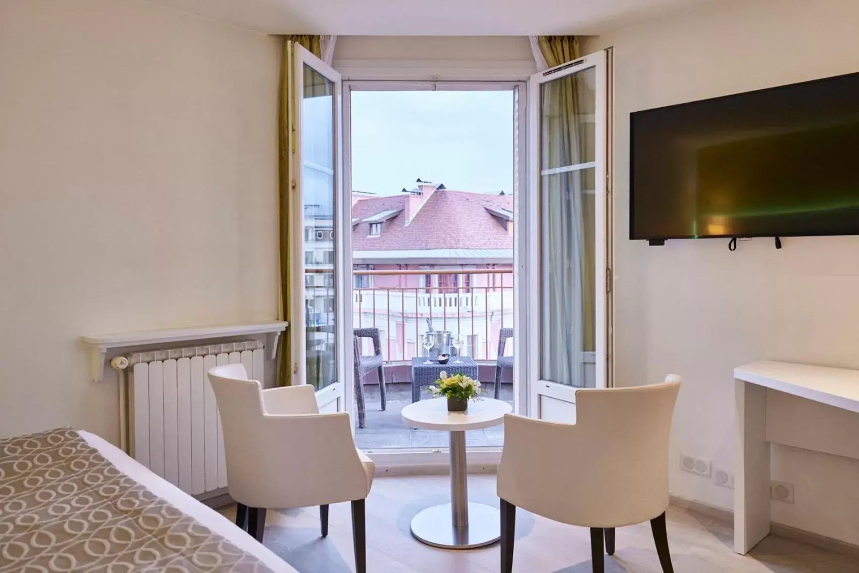 Balcony/Terrace in Best Western Plus Hotel Carlton Annecy