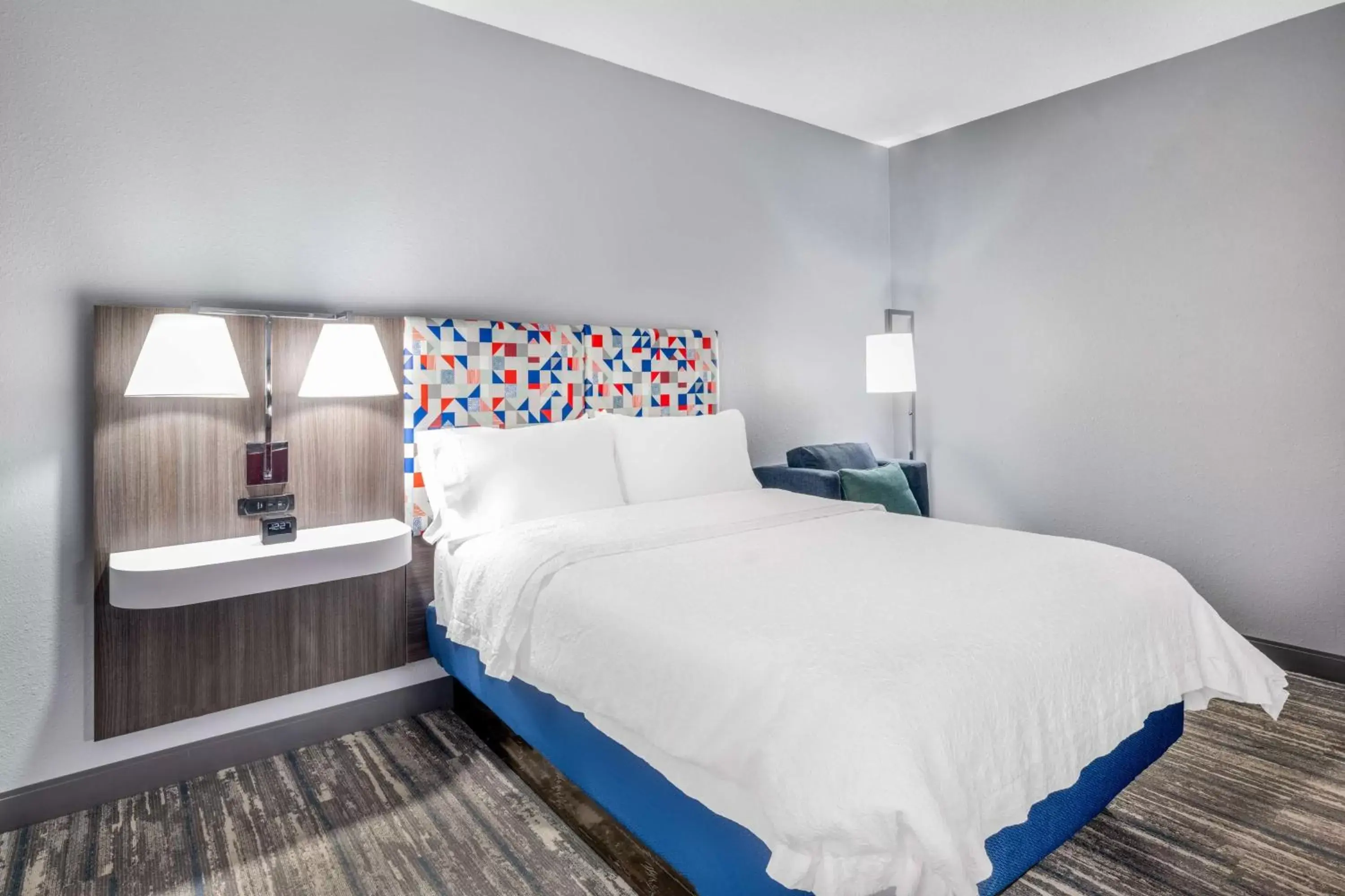 Bed in Hampton Inn By Hilton Sanford