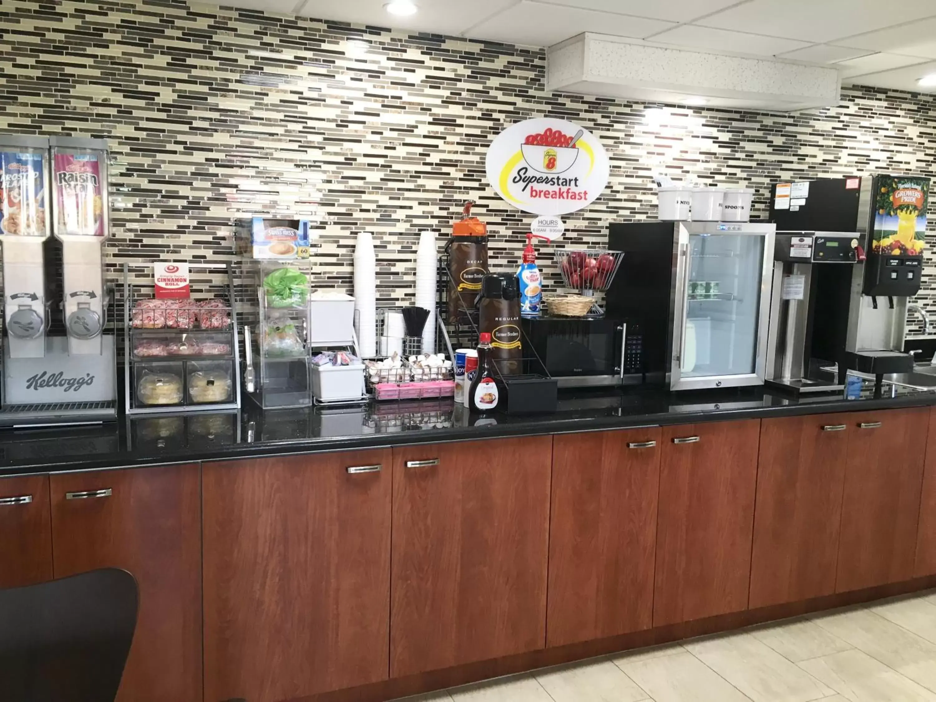 Breakfast in Super 8 by Wyndham Bradenton Sarasota Area Breakfast in Super 8 by Wyndham Bradenton Sarasota Area