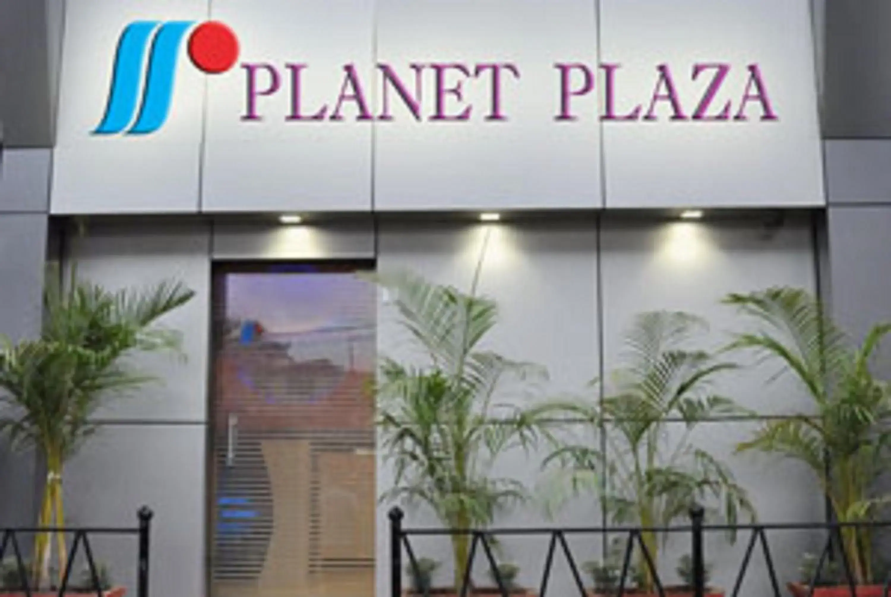 Property building in Hotel Planet Plaza