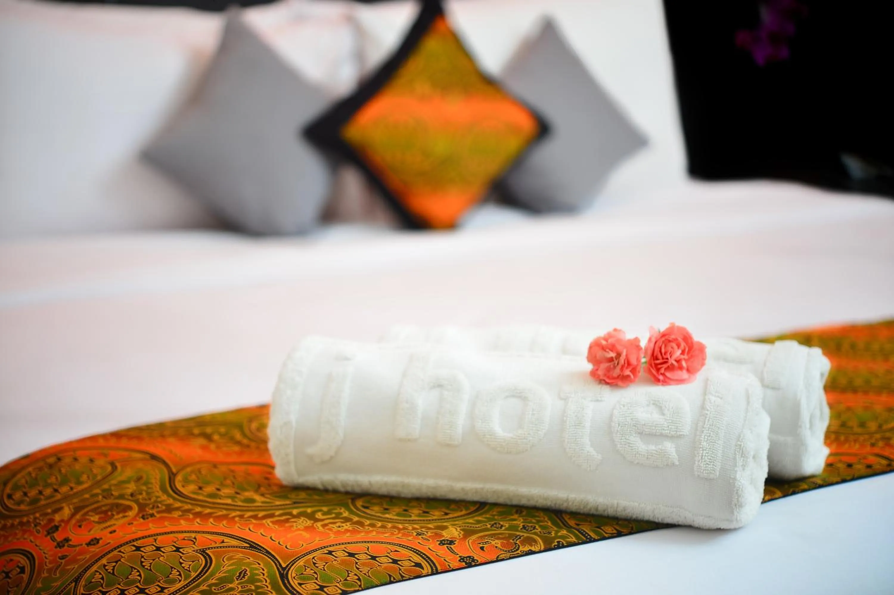 Decorative detail, Bed in J Hotel - Bandara Soekarno Hatta